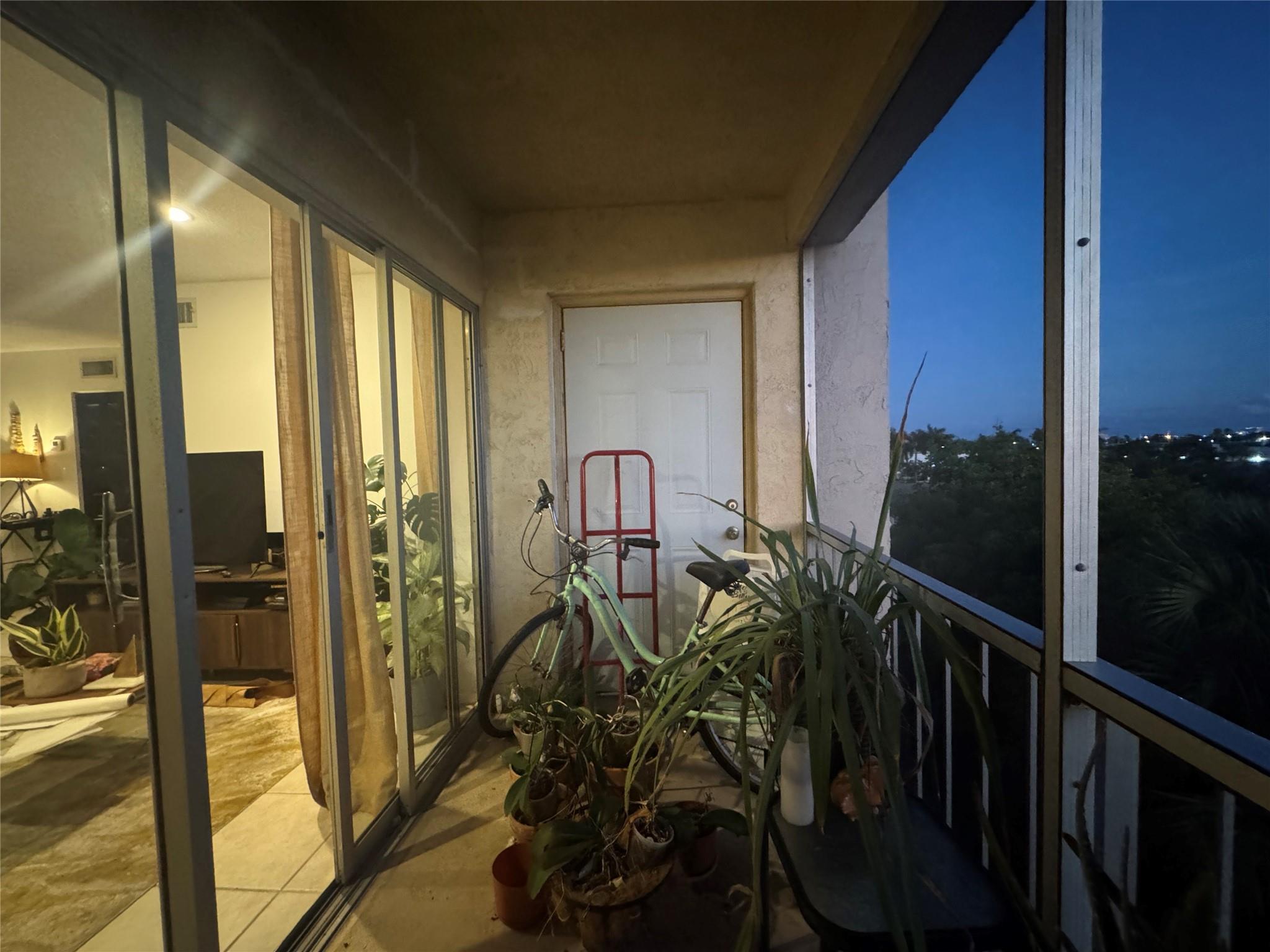 505 Spencer Dr #307 West Palm Beach, FL 33409