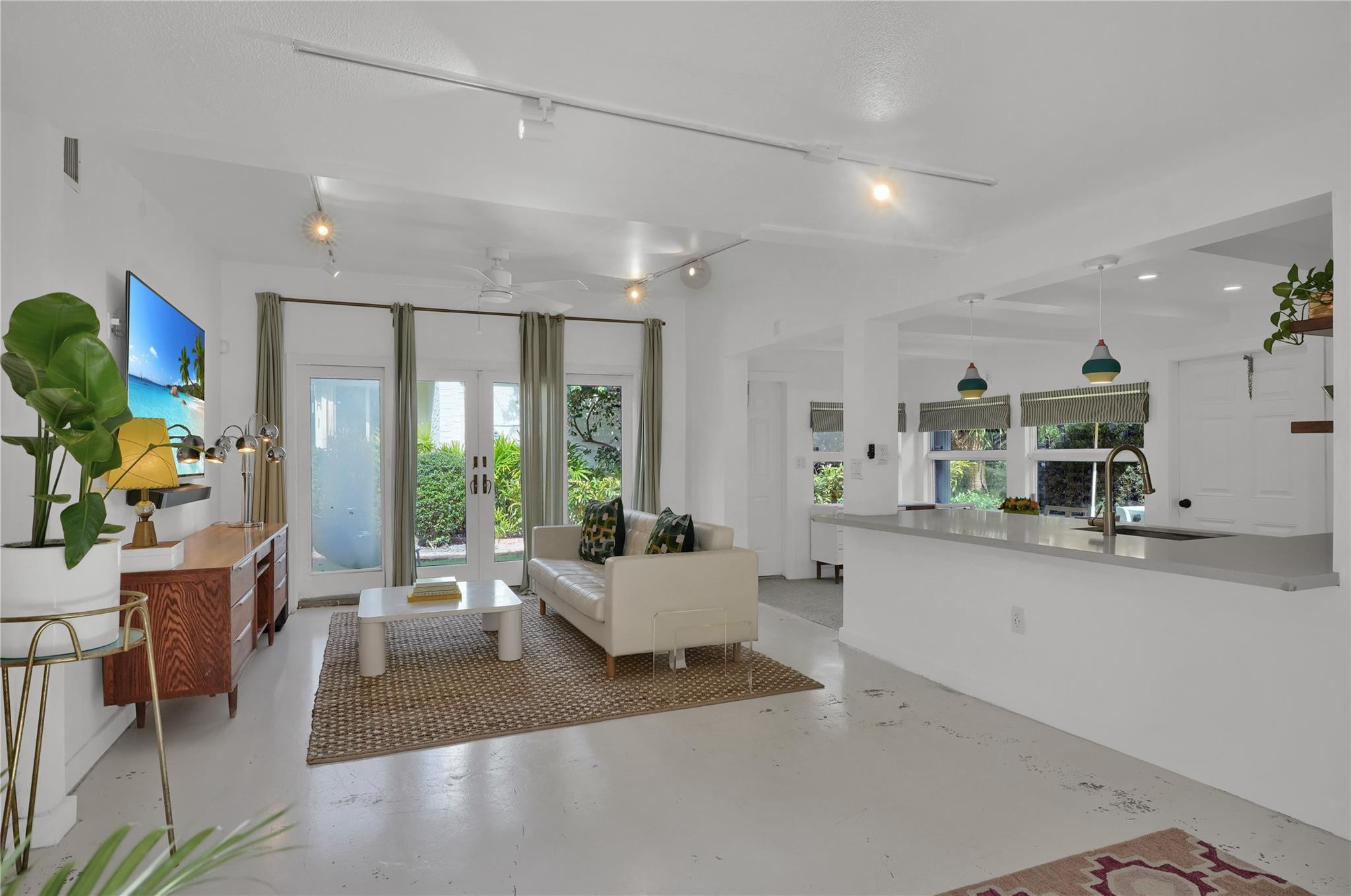 716 SE 7th Fort Lauderdale, FL 33301