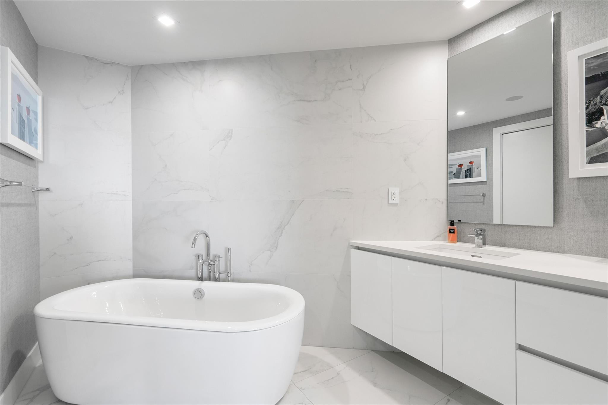 730 N Ocean #1502 Pompano Beach, FL 33062