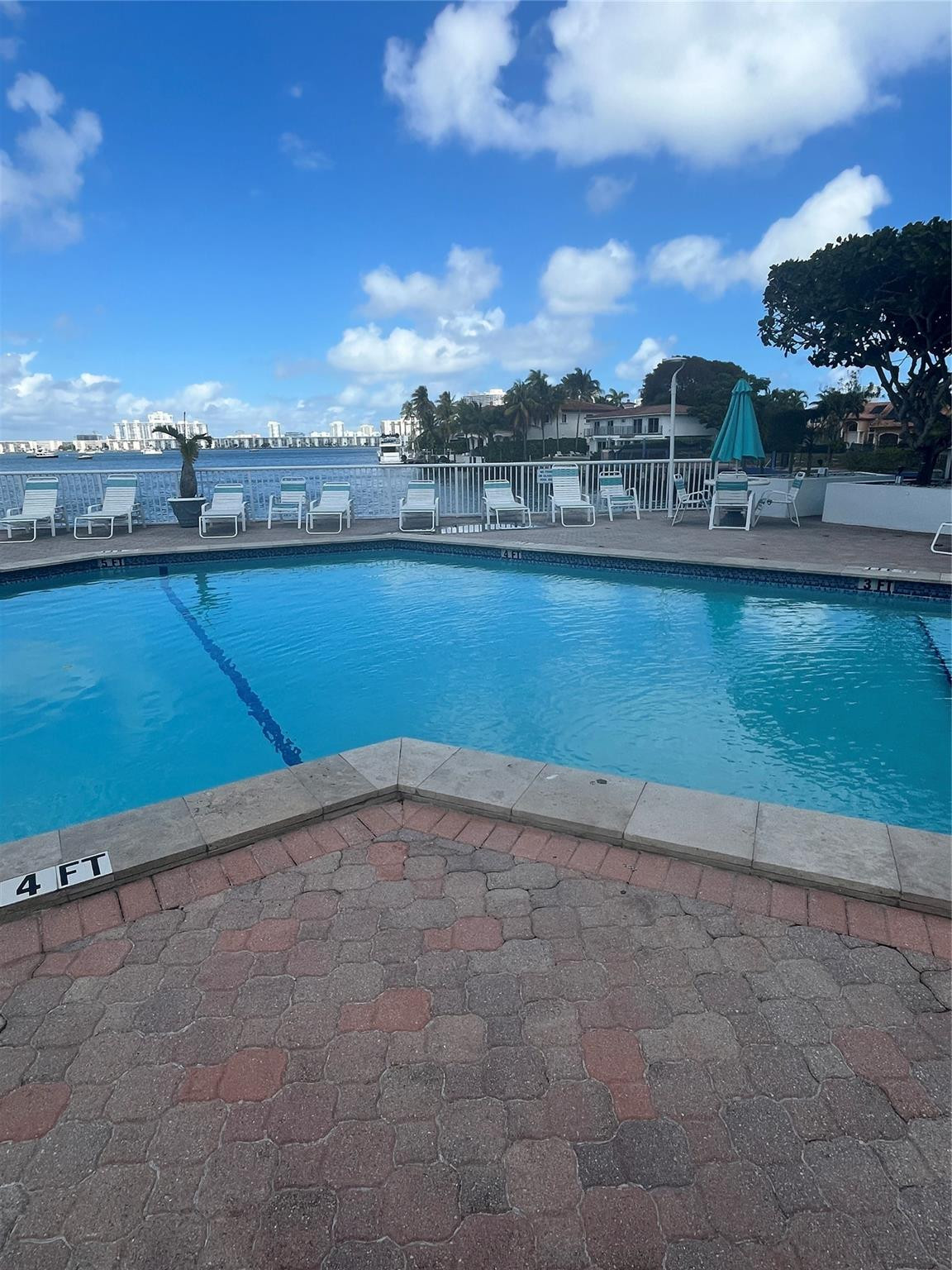 2841 NE 163rd #102 North Miami Beach, FL 33160