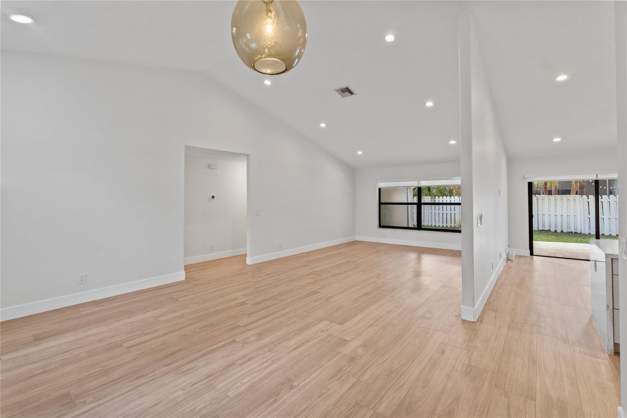 17870 SW 4th Pembroke Pines, FL 33029