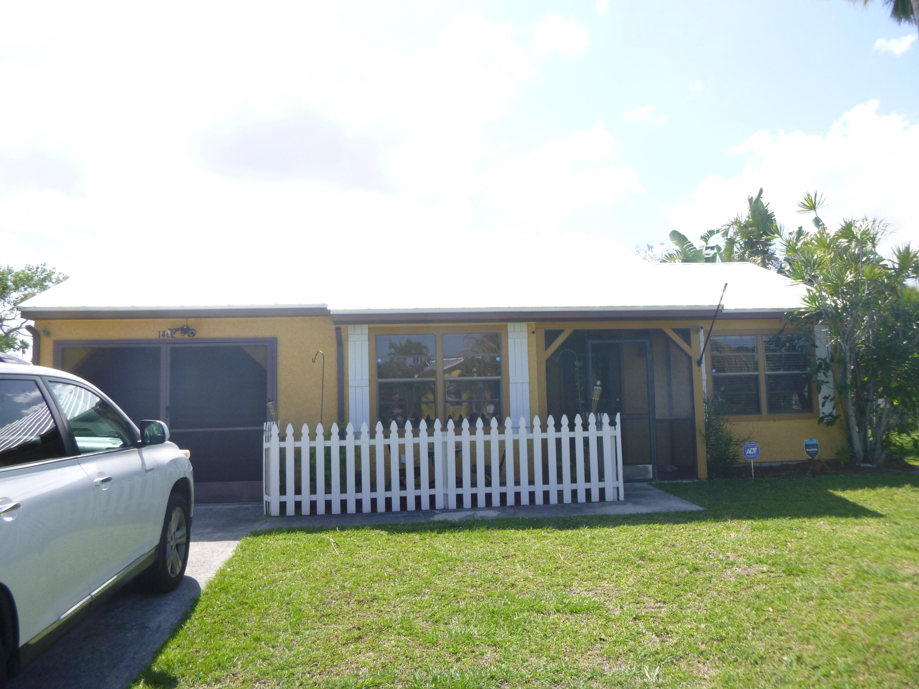 1462 SE Escambia Court