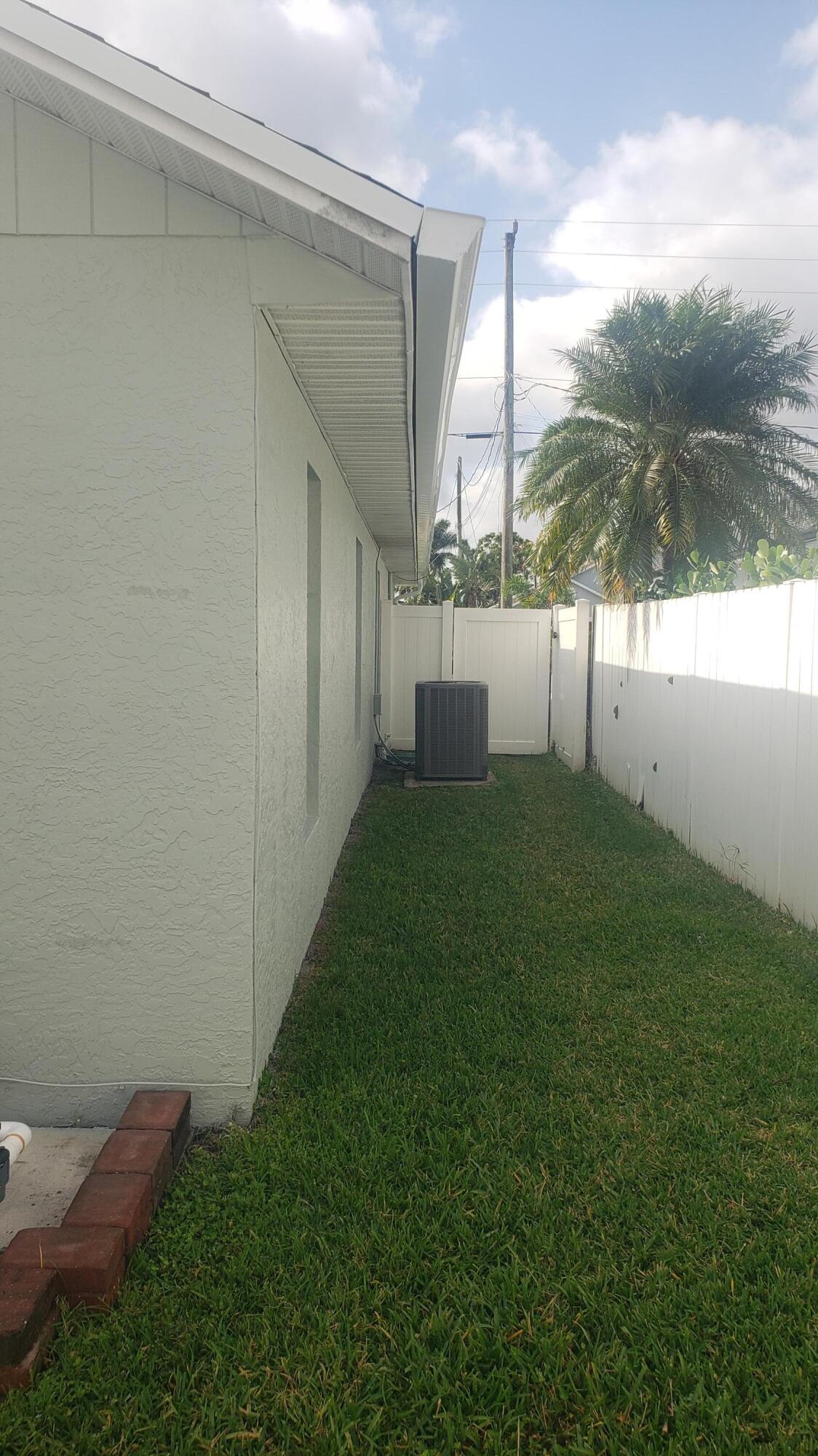 6261 Pompano St Jupiter, FL 33458