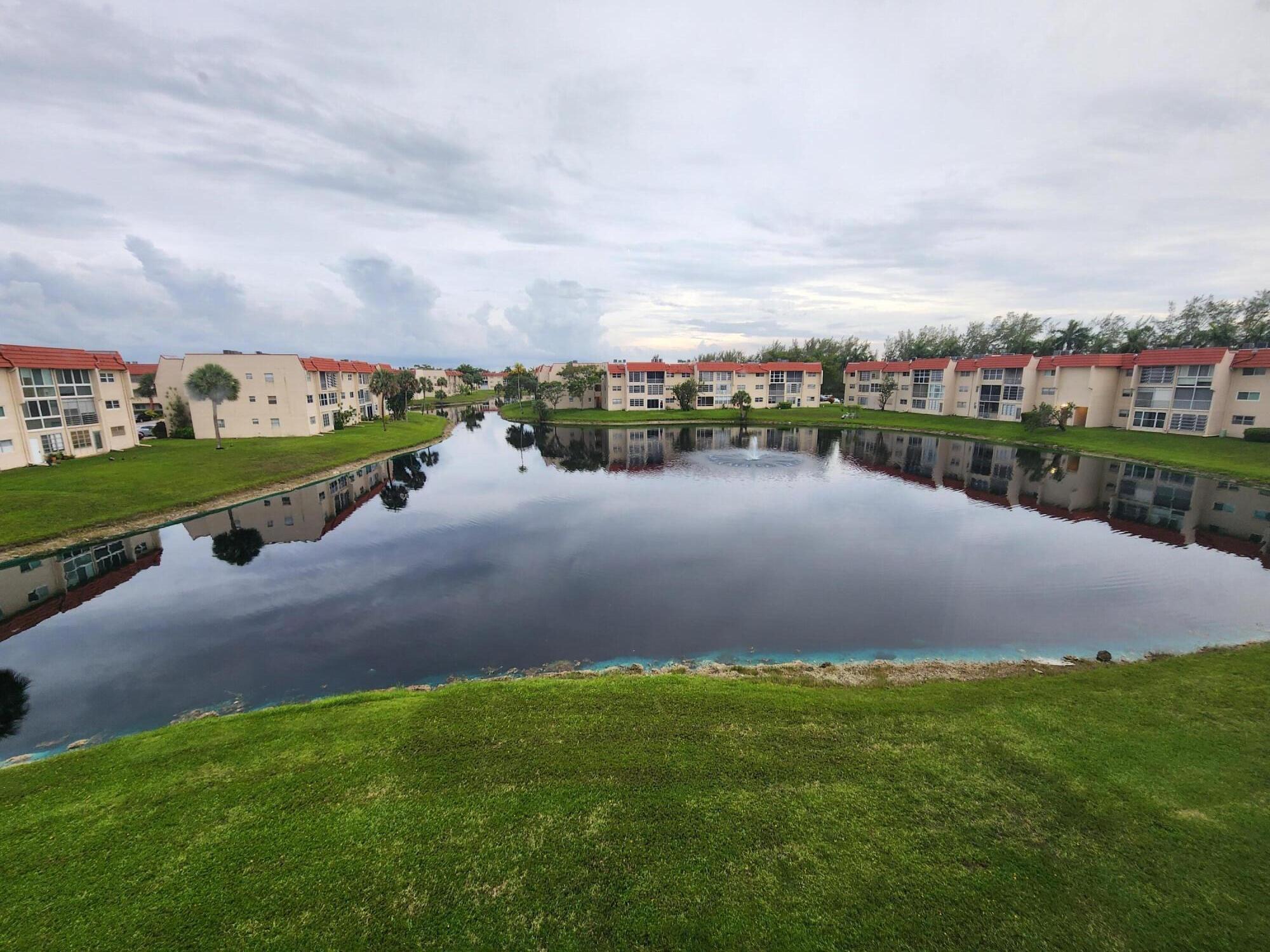 2900 Sunrise Lks Dr #303