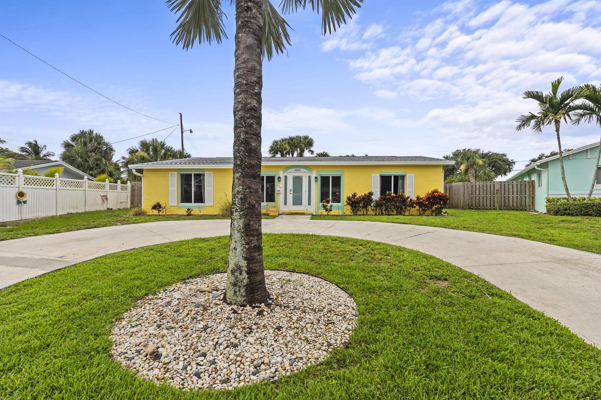 3606 Daisy Ave