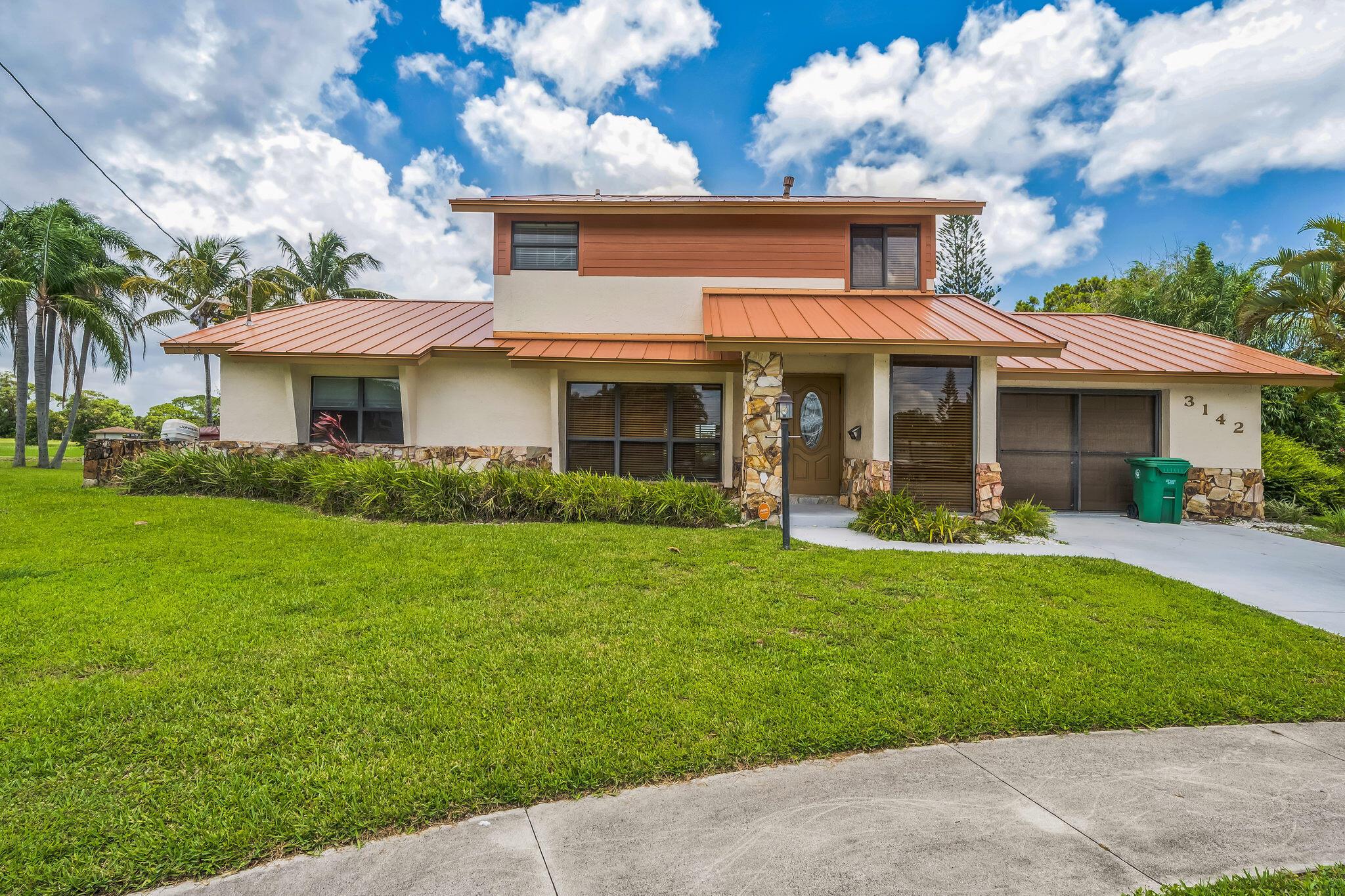 3142 SE Monte Vis Ct