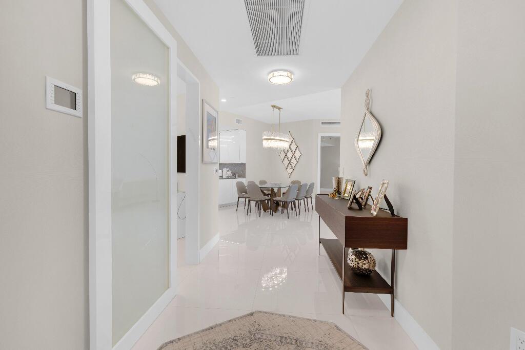 15811 Collins Ave #2207