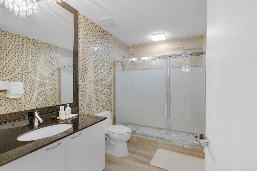 image Tdr Tower Iii Condo26