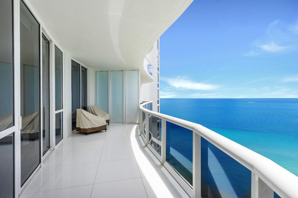 image Tdr Tower Iii Condo30