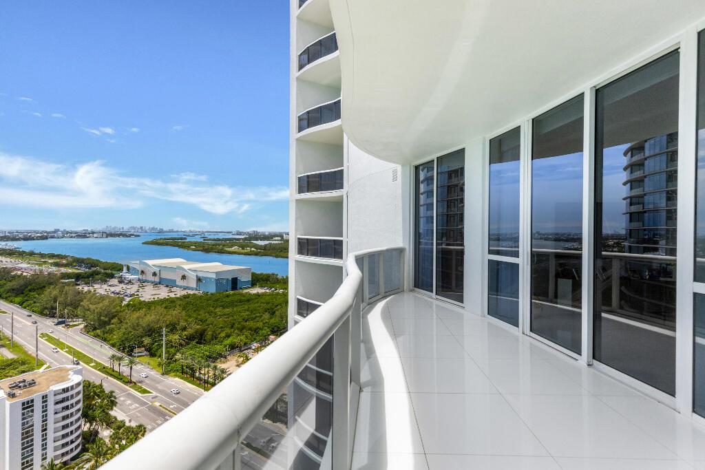 image Tdr Tower Iii Condo31