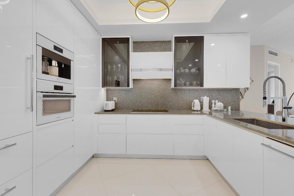 image Tdr Tower Iii Condo4