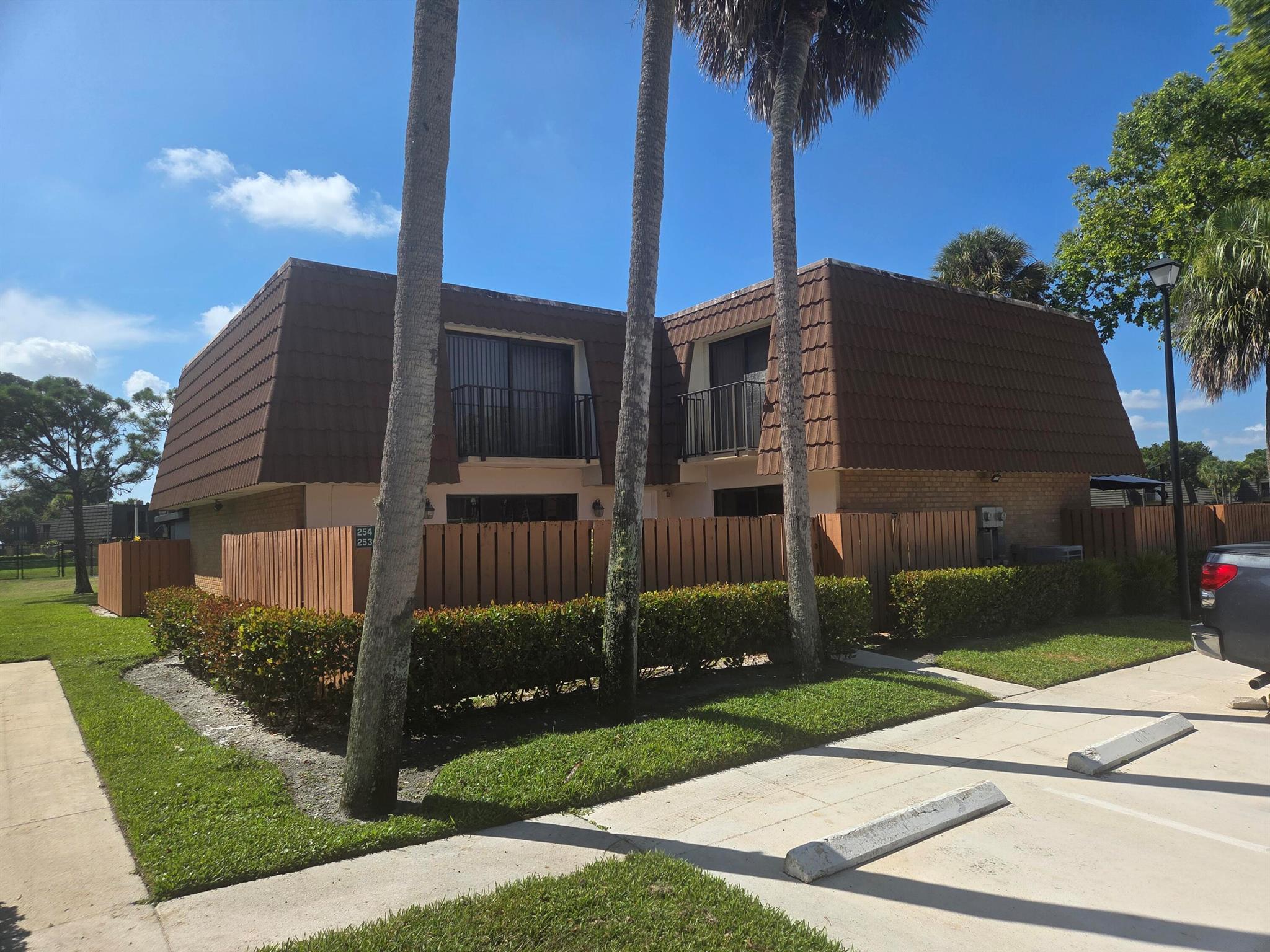 253 Charter Way