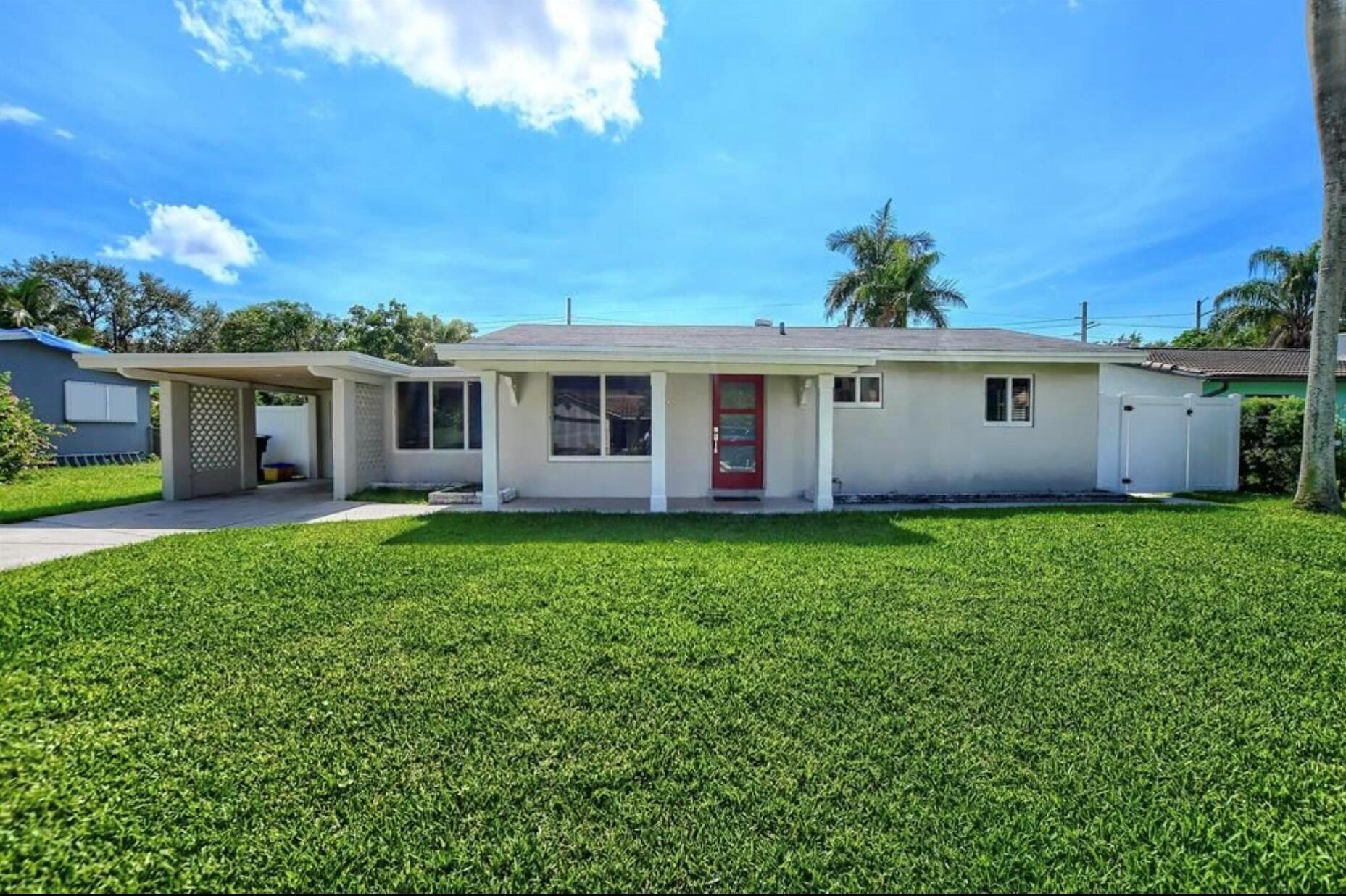 126 NW 3rd Ct