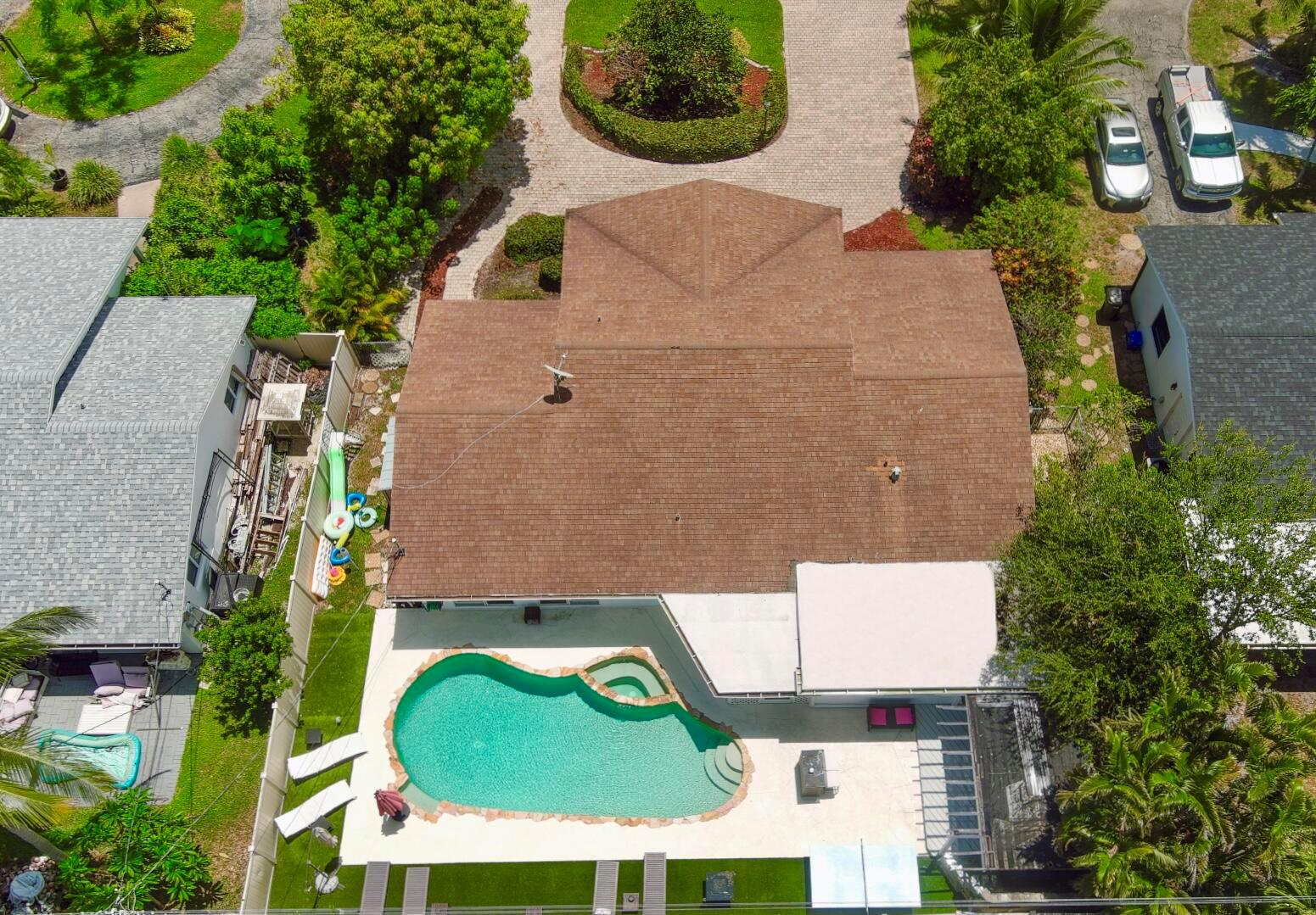 729 Heron Dr