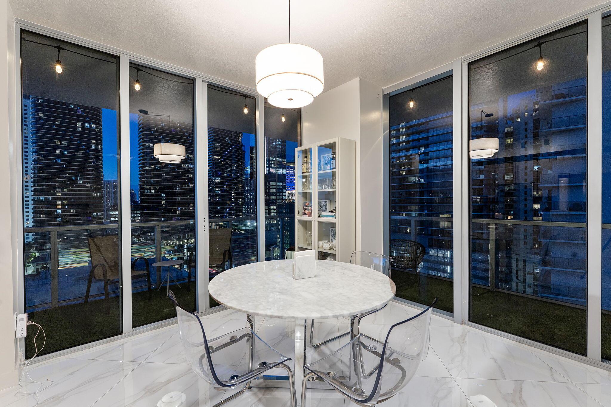 image The Axis On Brickell Ii C11