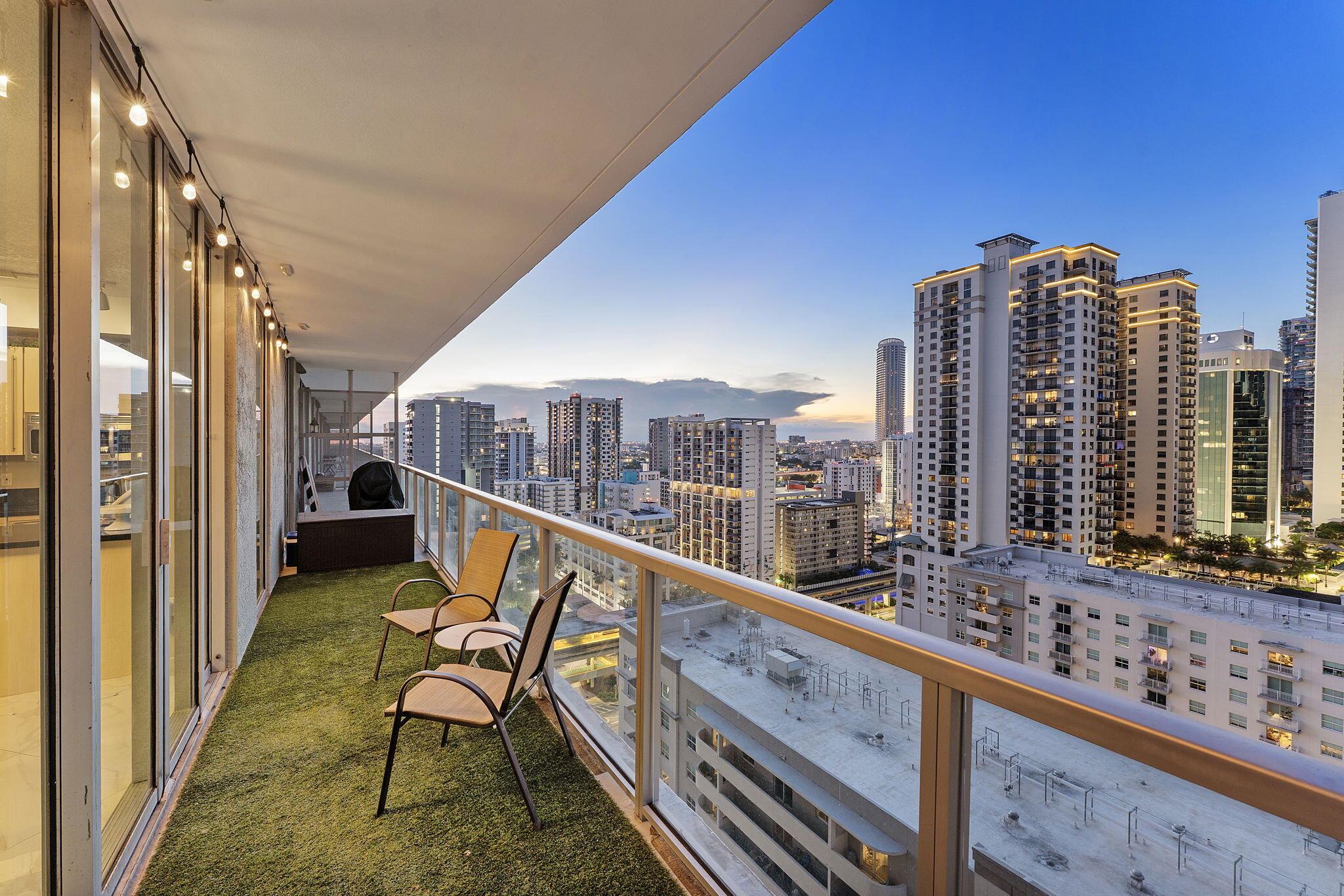 image The Axis On Brickell Ii C16