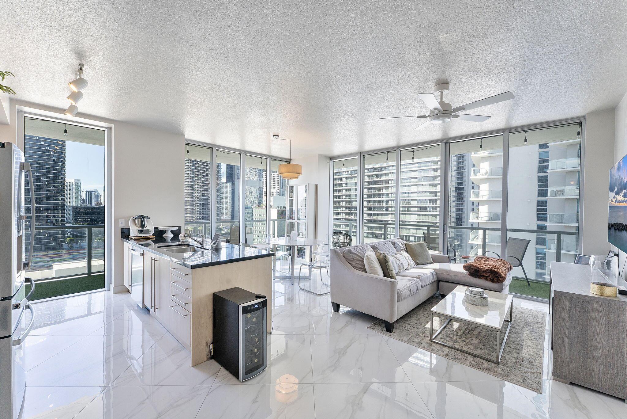 image The Axis On Brickell Ii C1
