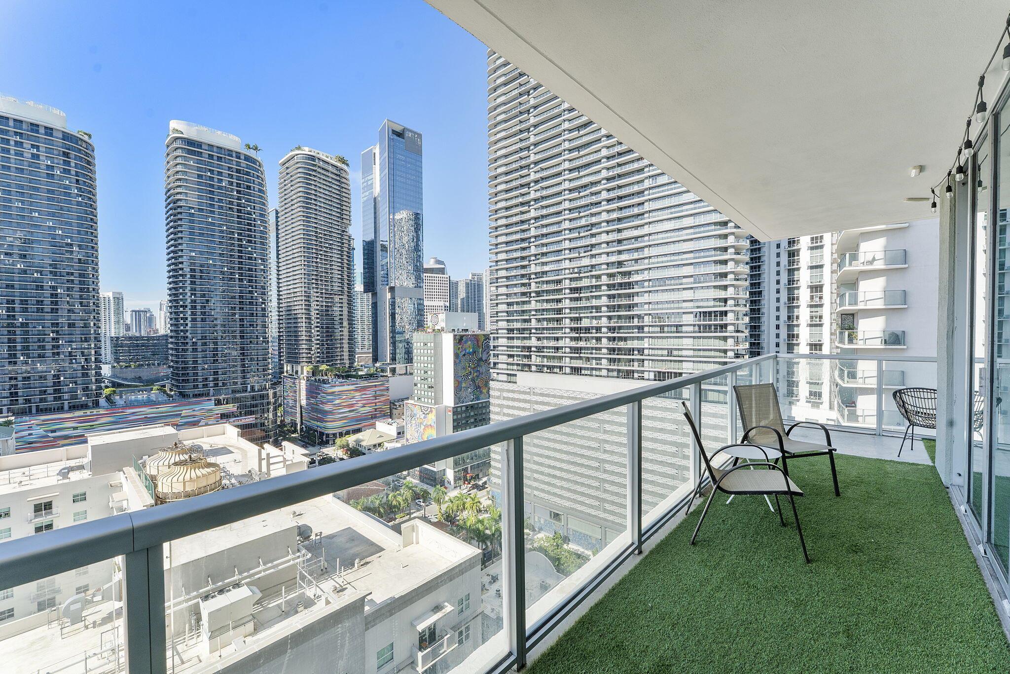image The Axis On Brickell Ii C19