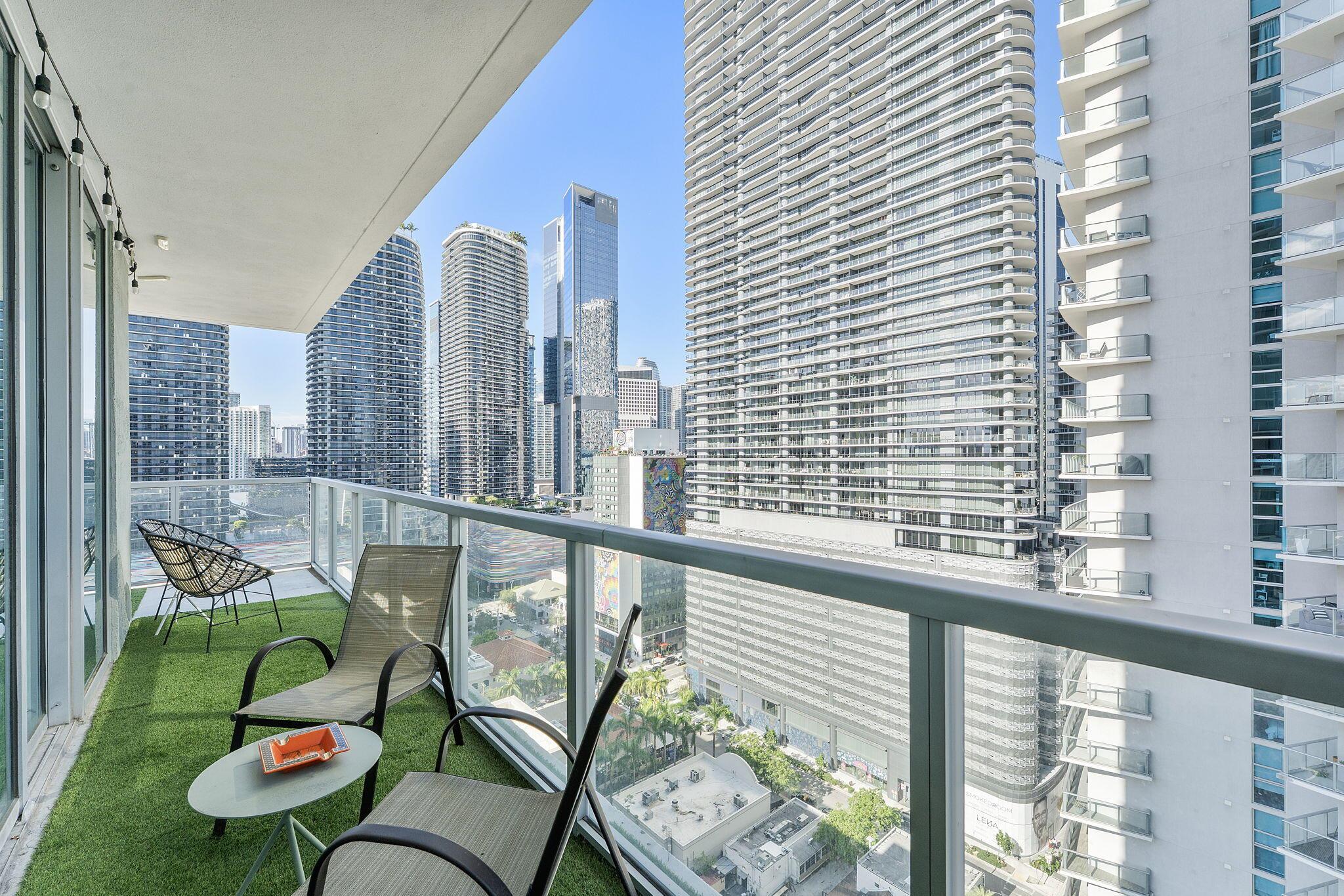 image The Axis On Brickell Ii C20