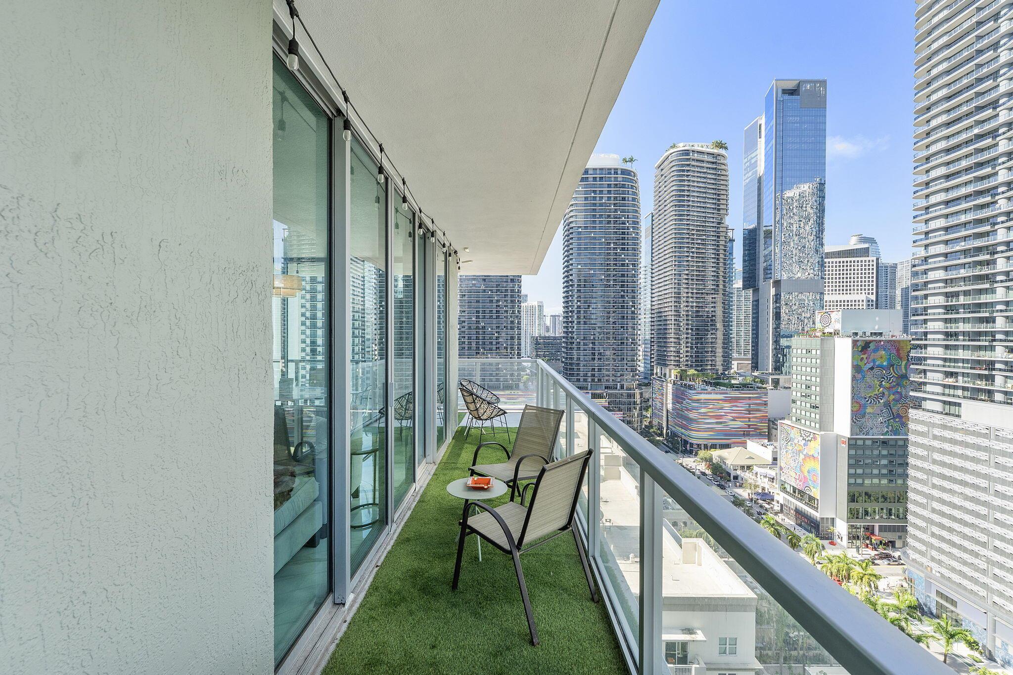 image The Axis On Brickell Ii C21