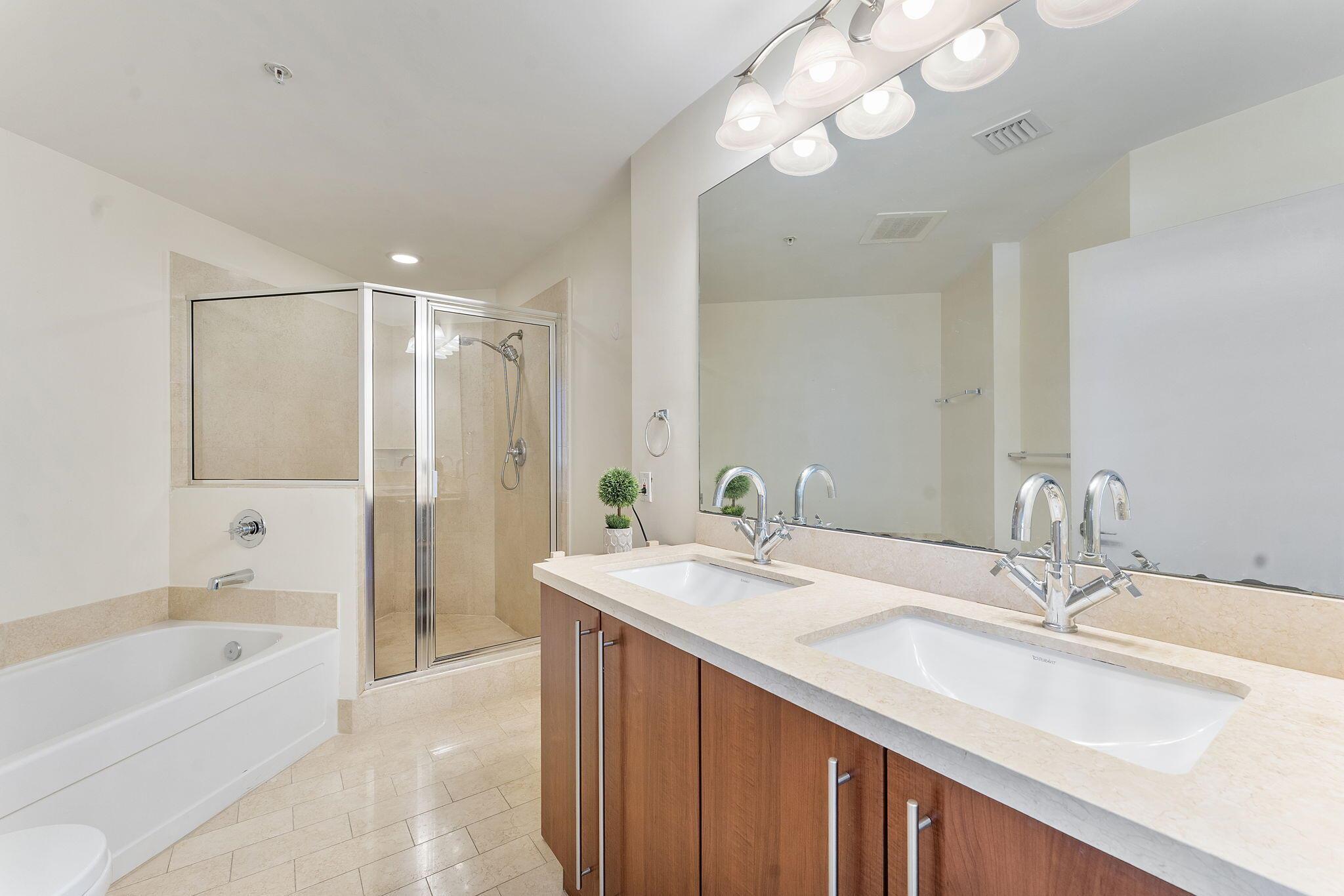 image The Axis On Brickell Ii C27