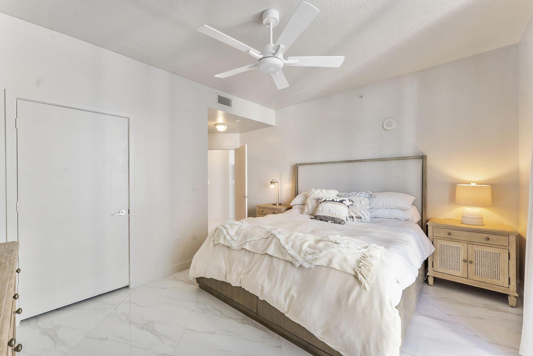 image The Axis On Brickell Ii C29