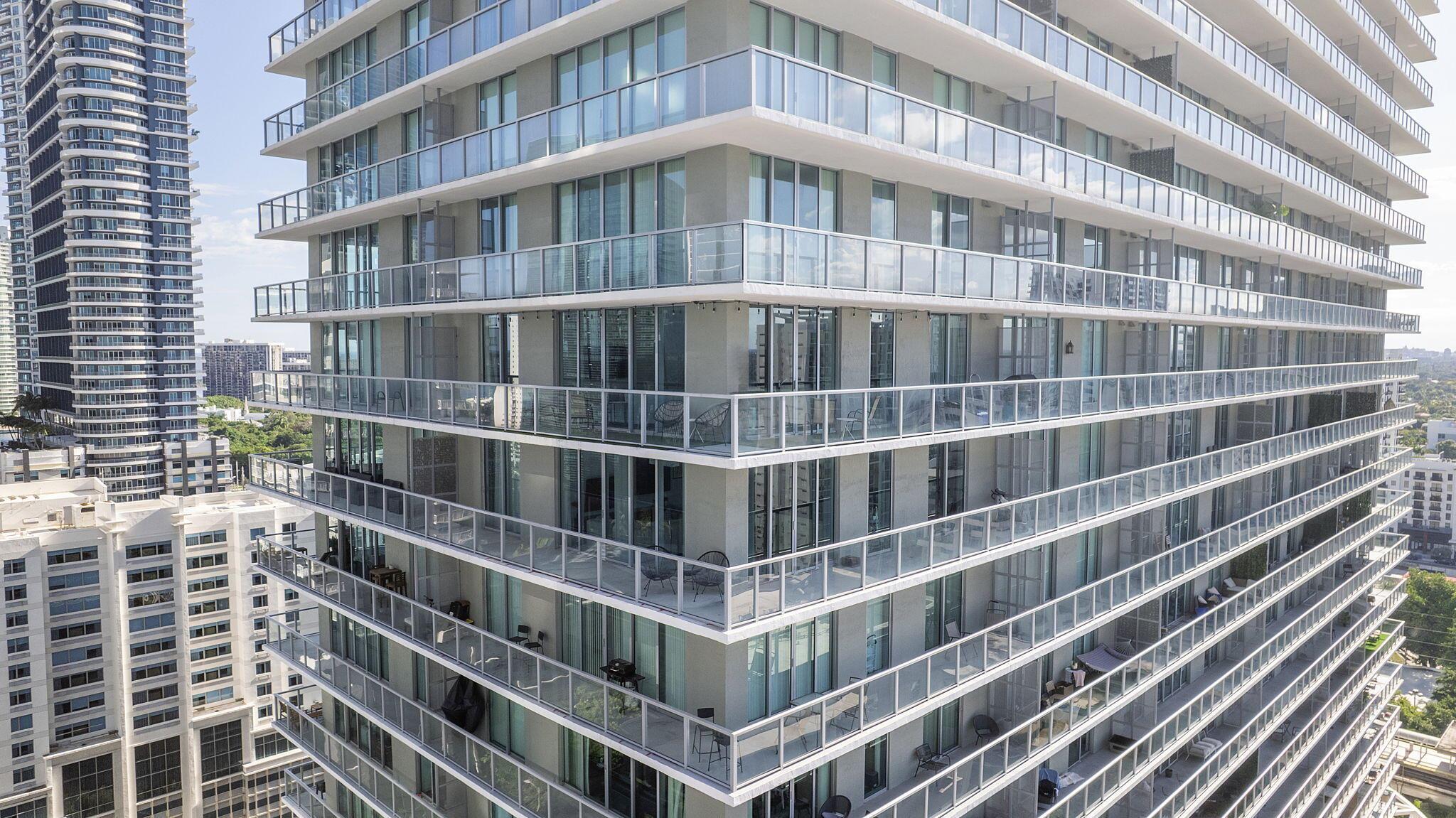 image The Axis On Brickell Ii C48