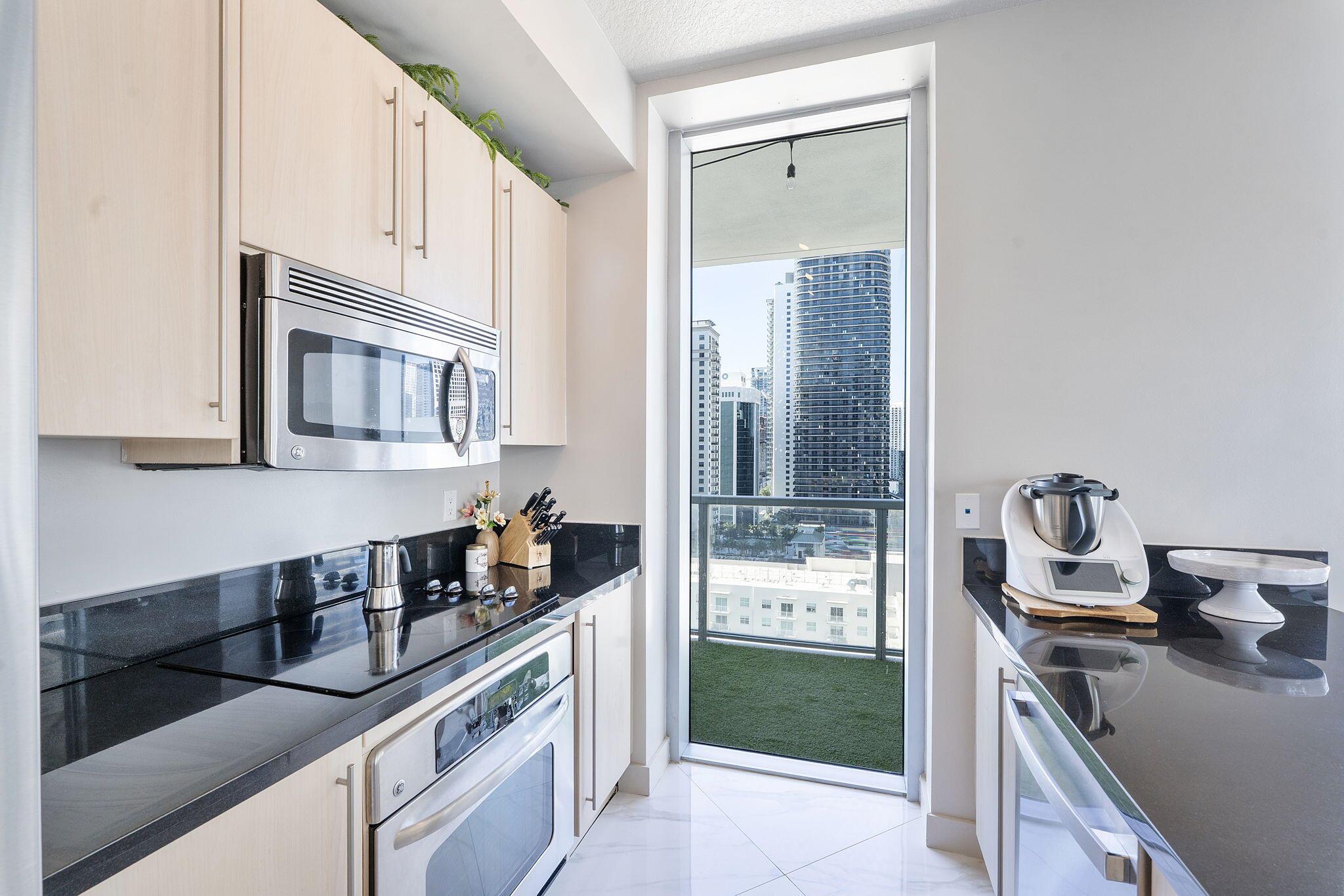 image The Axis On Brickell Ii C4