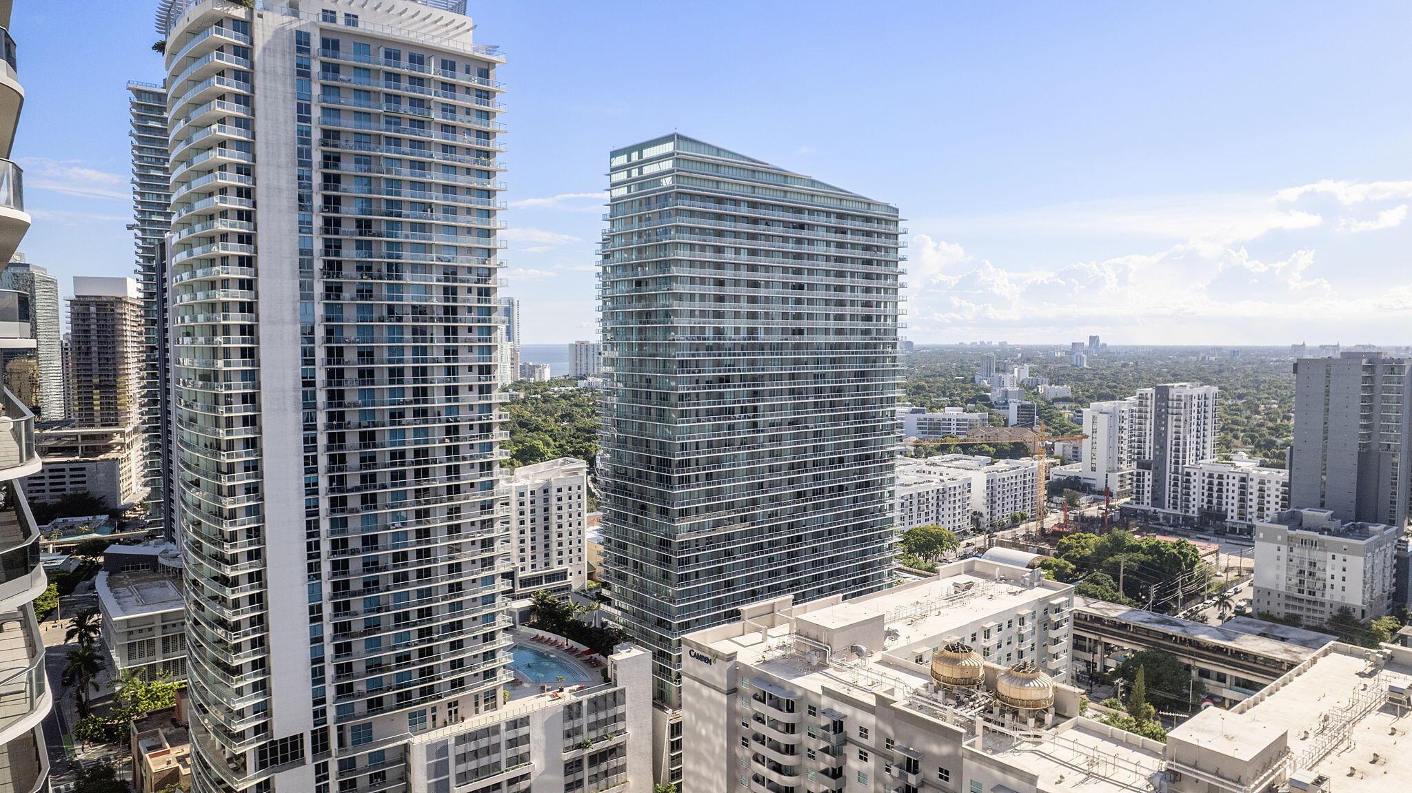 image The Axis On Brickell Ii C50