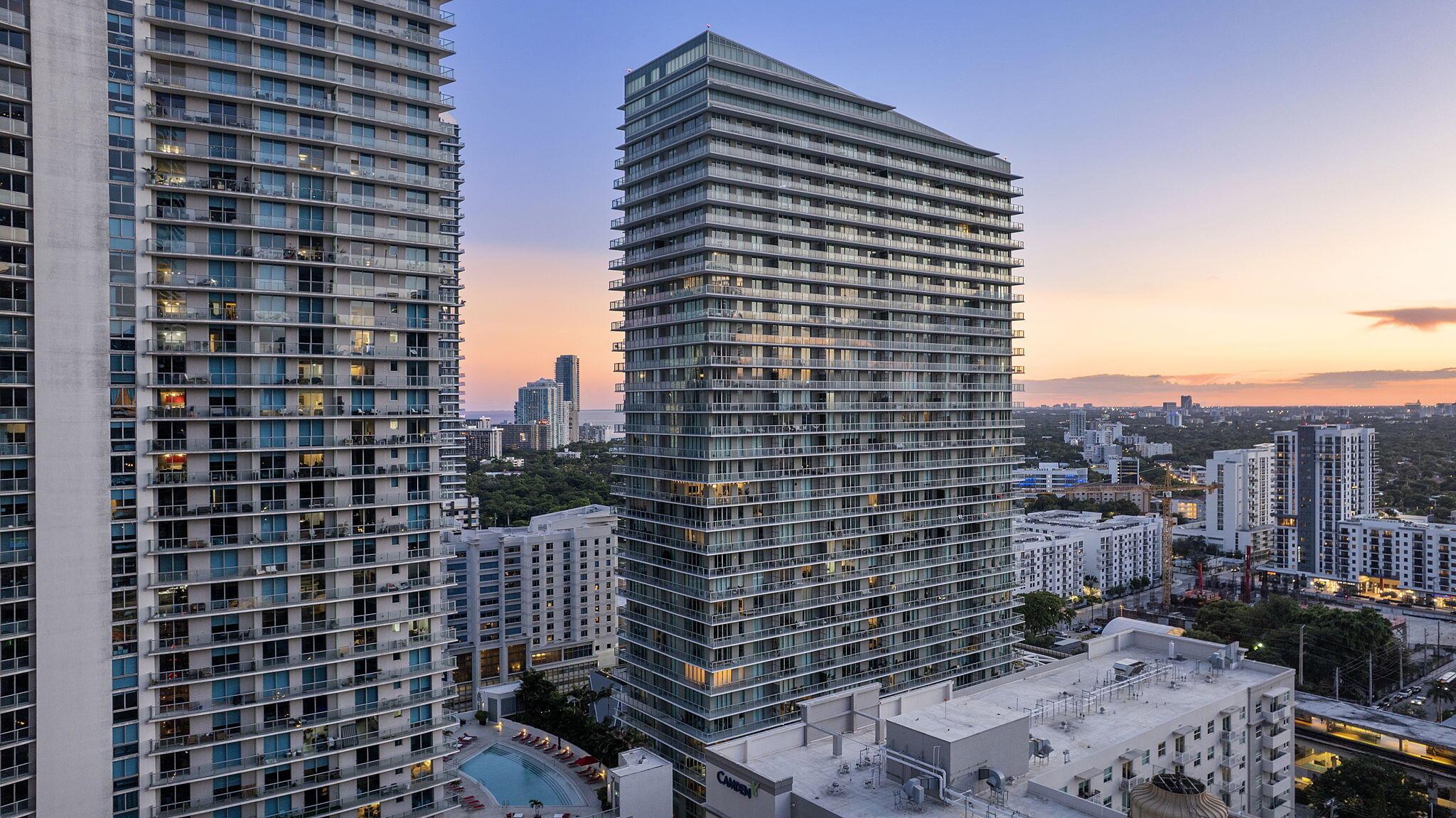 image The Axis On Brickell Ii C56