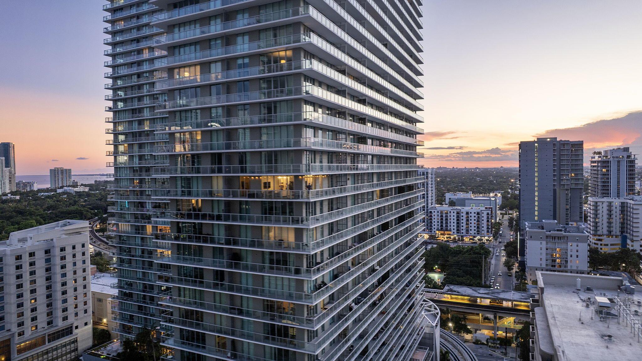 image The Axis On Brickell Ii C58