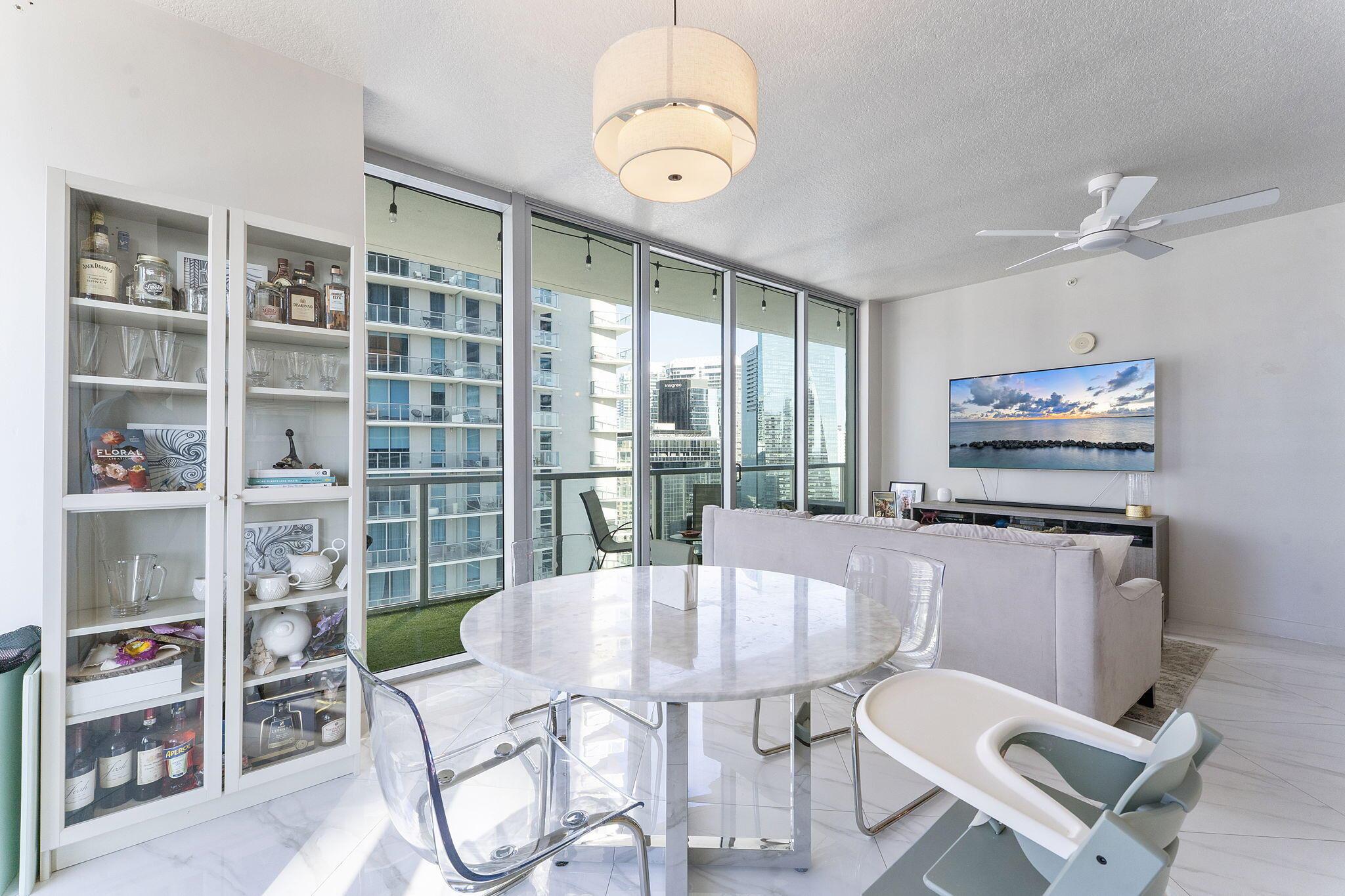image The Axis On Brickell Ii C6