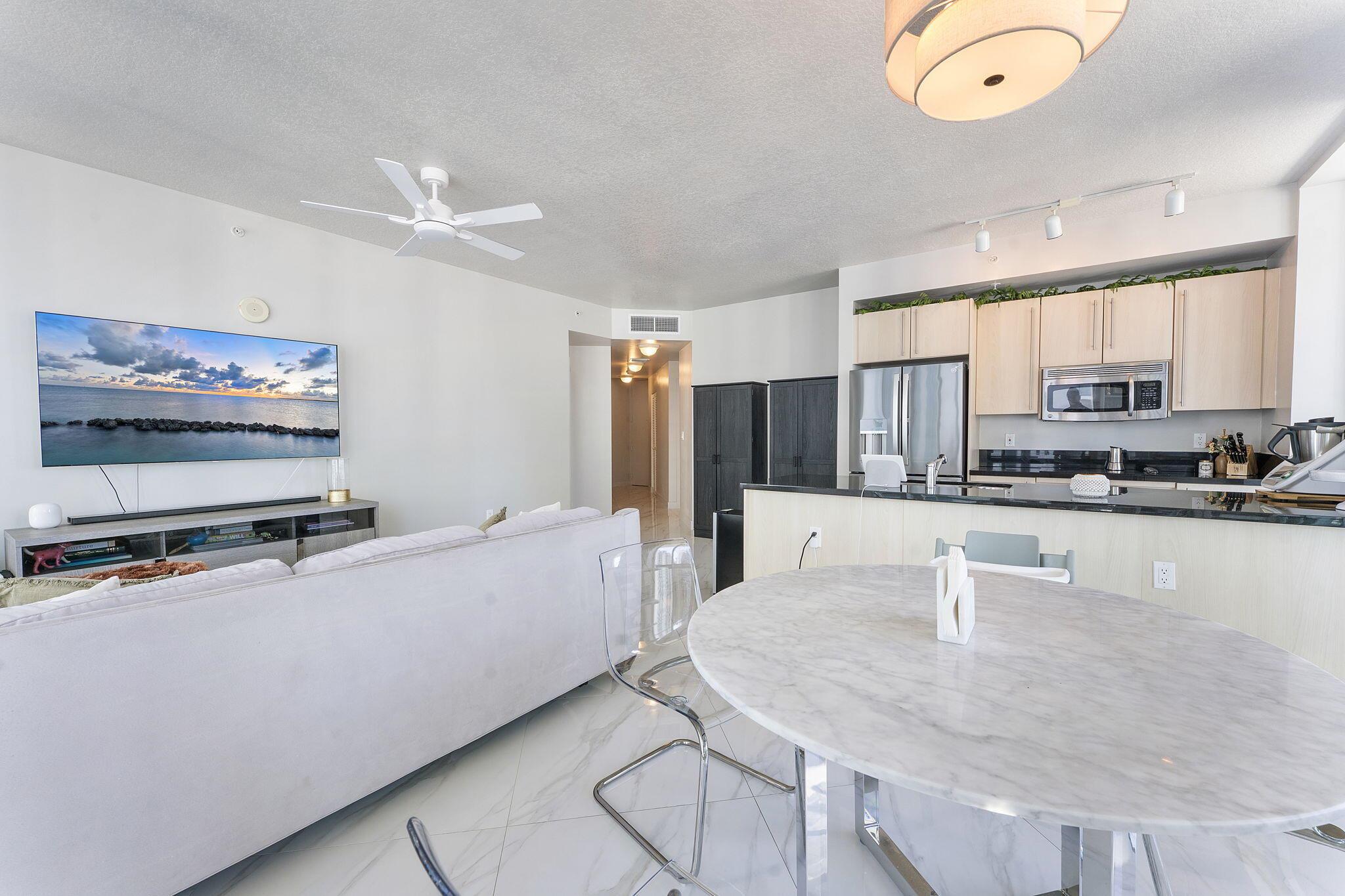 image The Axis On Brickell Ii C7