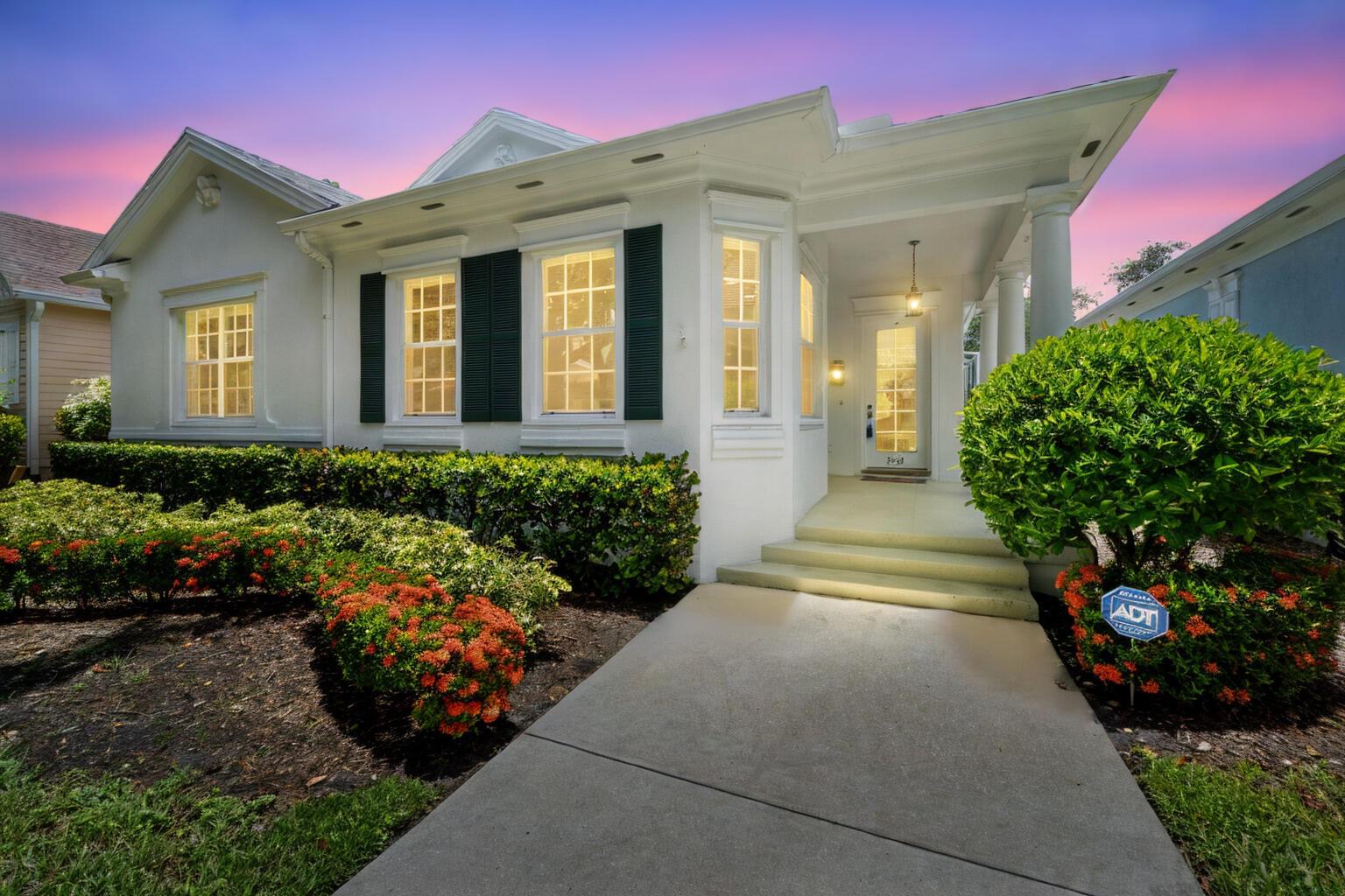 245 Honeysuckle Dr