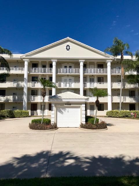 6205 Balboa Cir #403