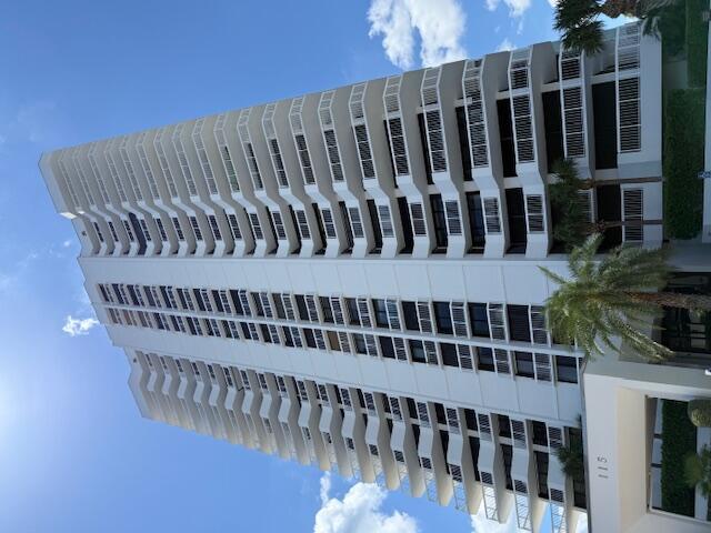 115 Lakeshore Dr #1648