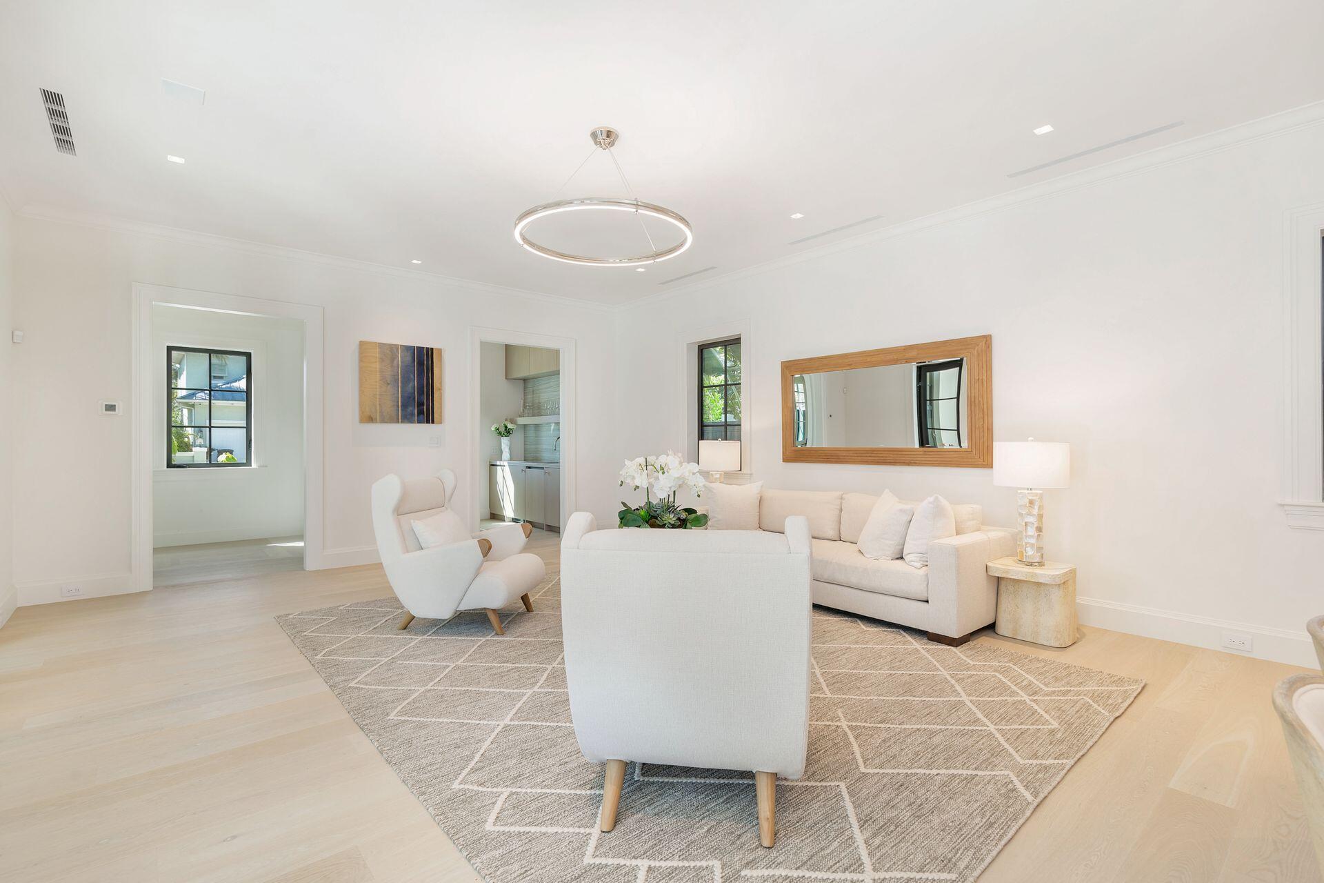 215 Summa St West Palm Beach, FL 33405 215 Summa St West Palm Beach, FL 33405