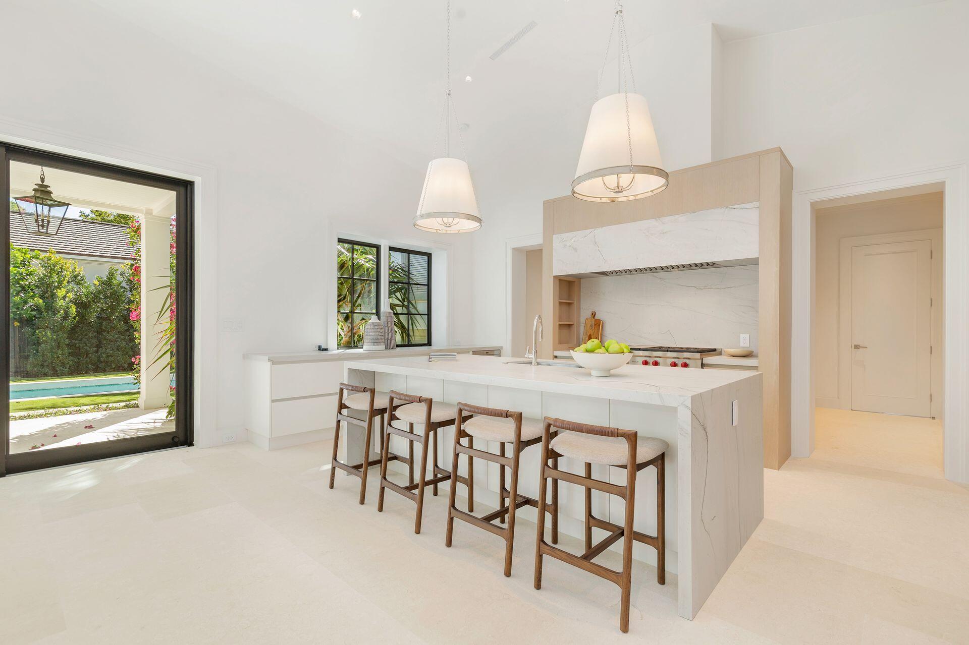 215 Summa St West Palm Beach, FL 33405 215 Summa St West Palm Beach, FL 33405