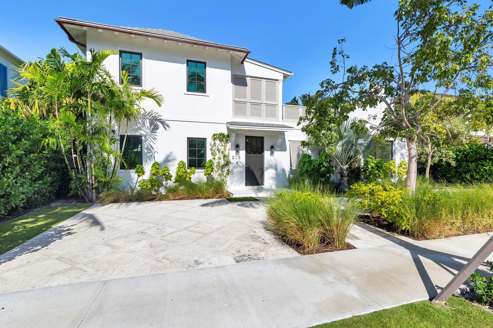215 Summa St West Palm Beach, FL 33405 215 Summa St West Palm Beach, FL 33405