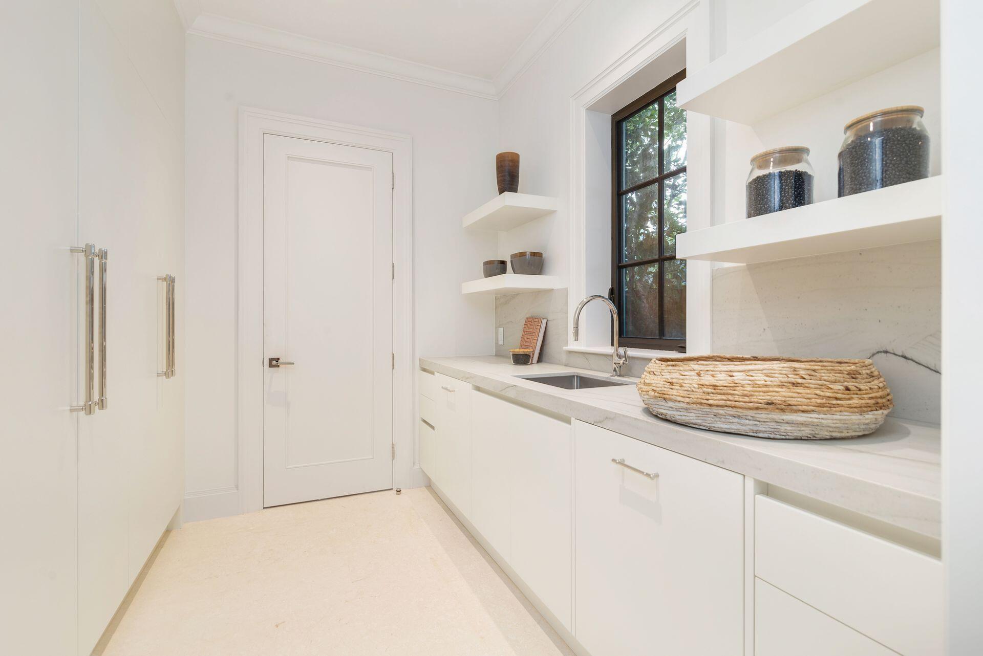 215 Summa St West Palm Beach, FL 33405 215 Summa St West Palm Beach, FL 33405