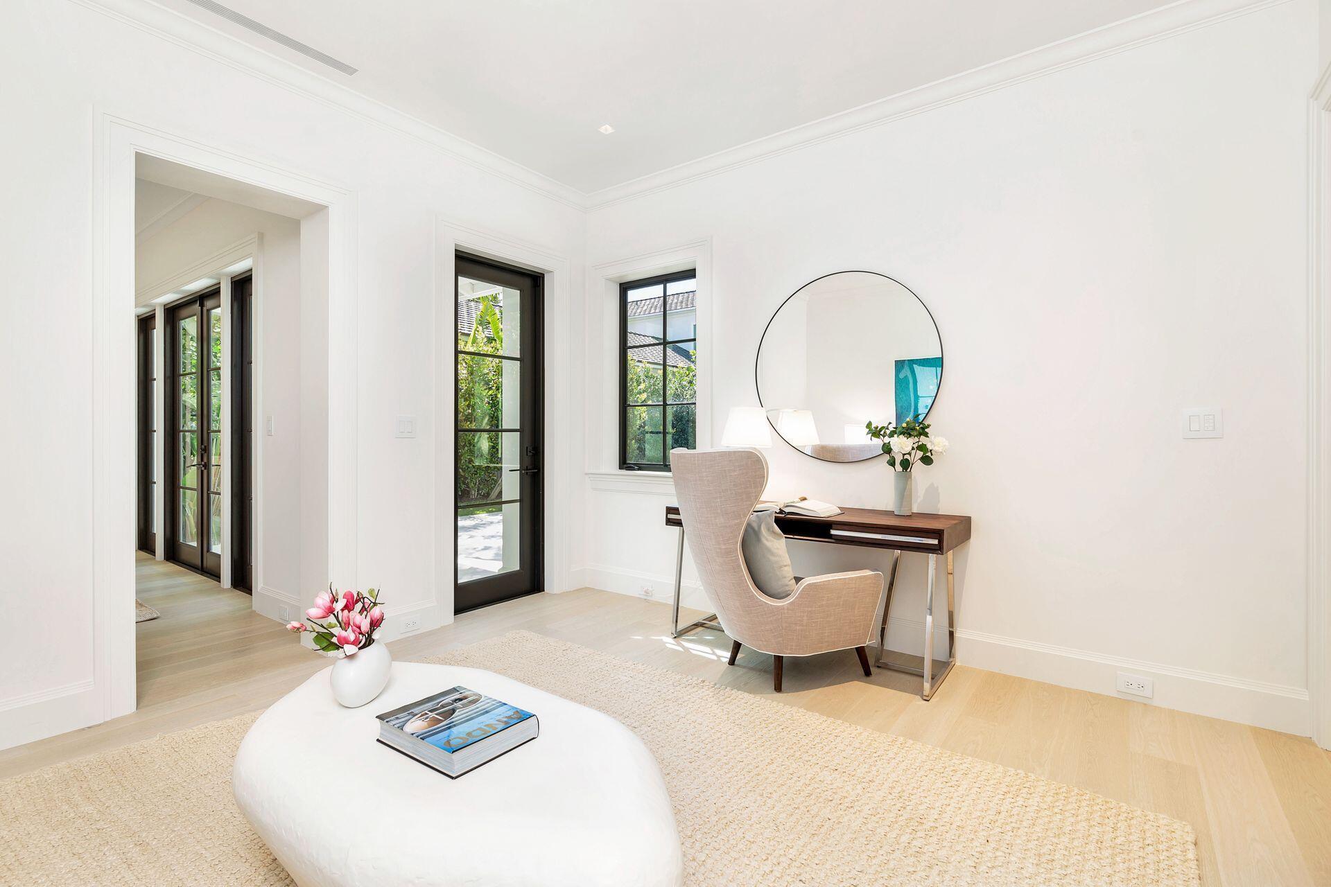215 Summa St West Palm Beach, FL 33405 215 Summa St West Palm Beach, FL 33405