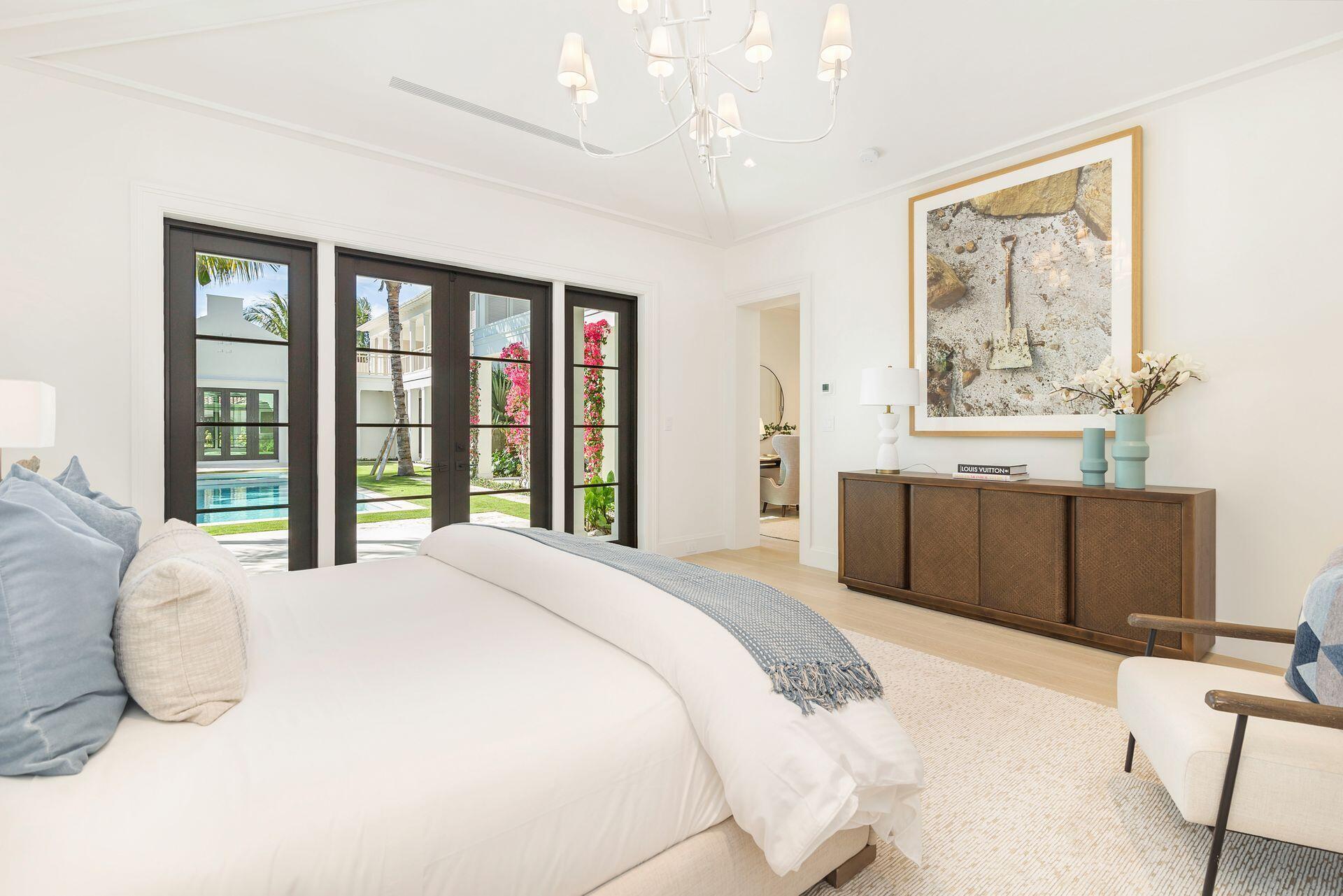 215 Summa St West Palm Beach, FL 33405 215 Summa St West Palm Beach, FL 33405