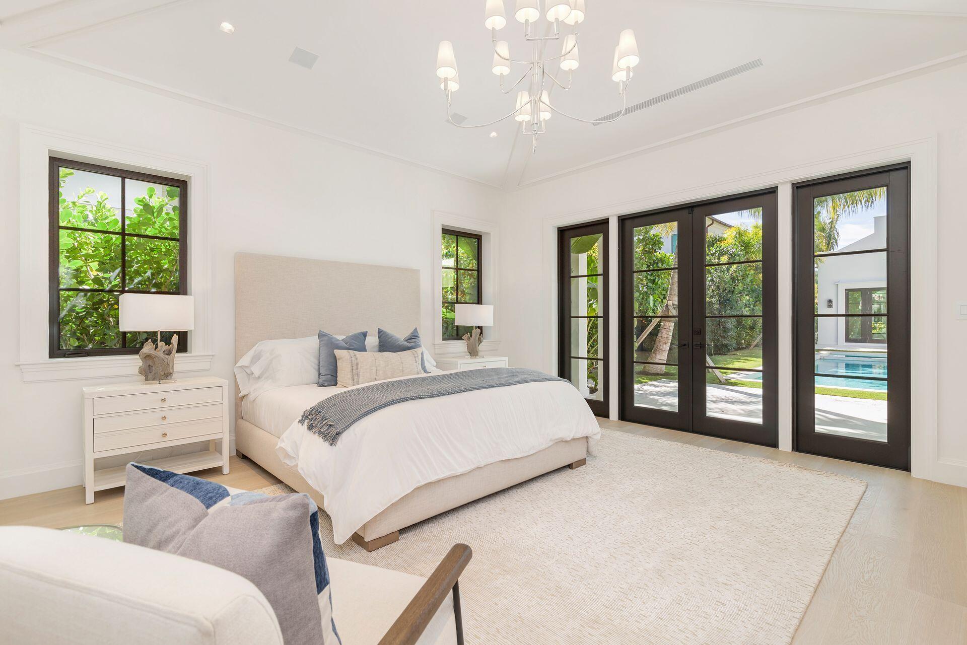 215 Summa St West Palm Beach, FL 33405 215 Summa St West Palm Beach, FL 33405