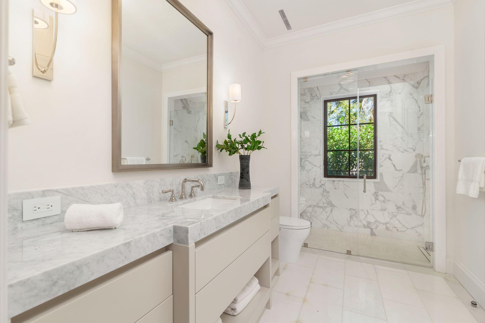 215 Summa St West Palm Beach, FL 33405 215 Summa St West Palm Beach, FL 33405