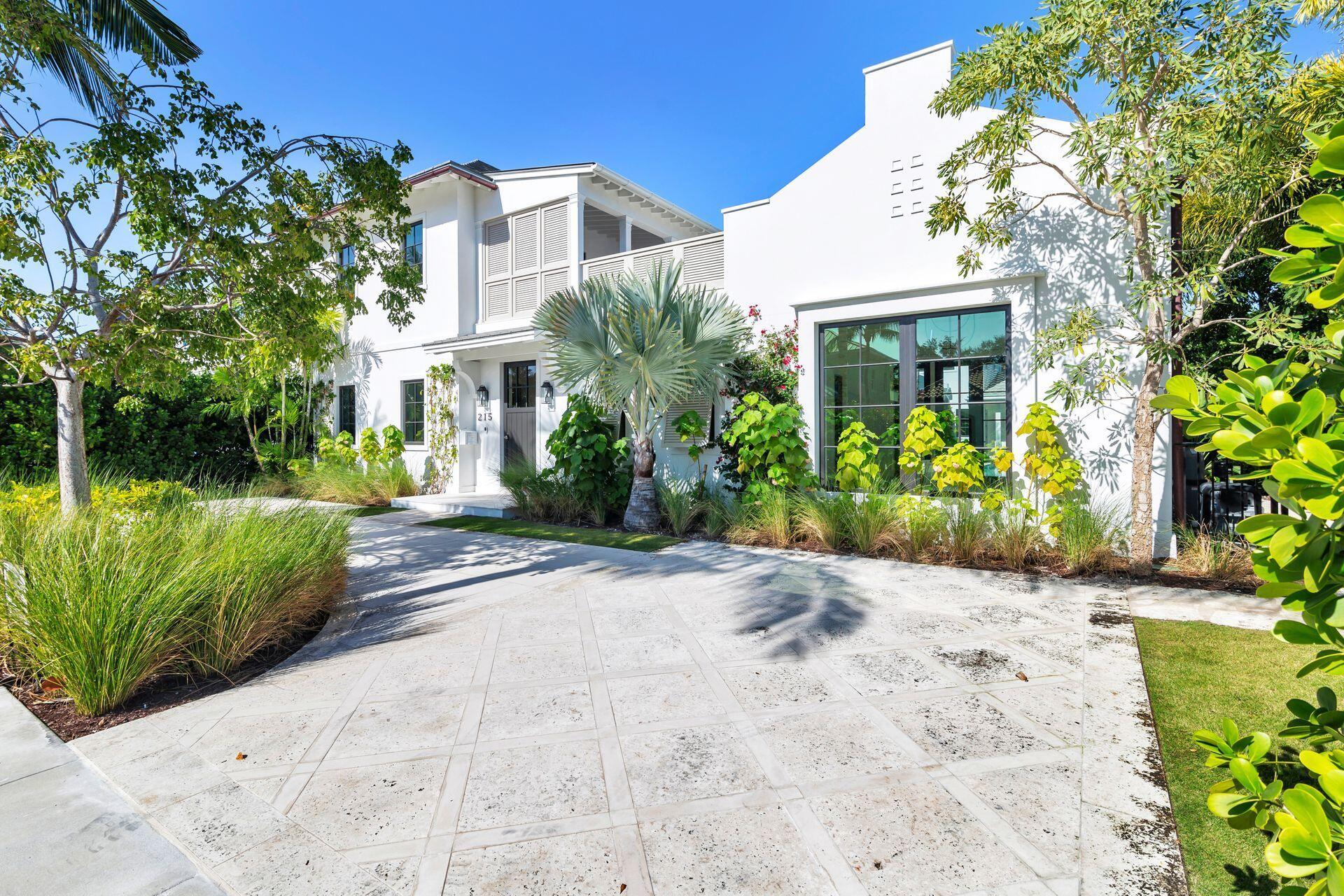 215 Summa St West Palm Beach, FL 33405 215 Summa St West Palm Beach, FL 33405