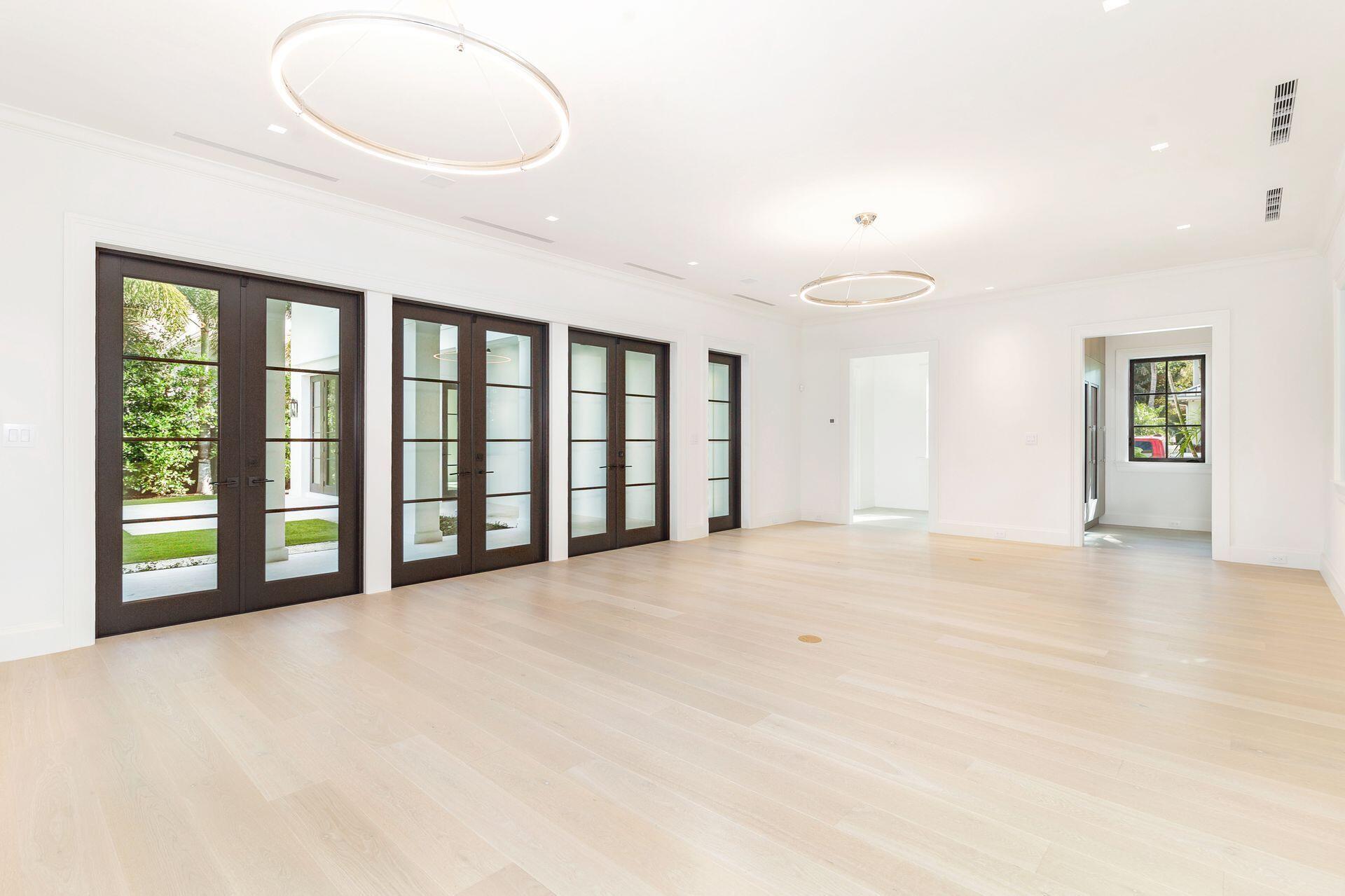 215 Summa St West Palm Beach, FL 33405 215 Summa St West Palm Beach, FL 33405