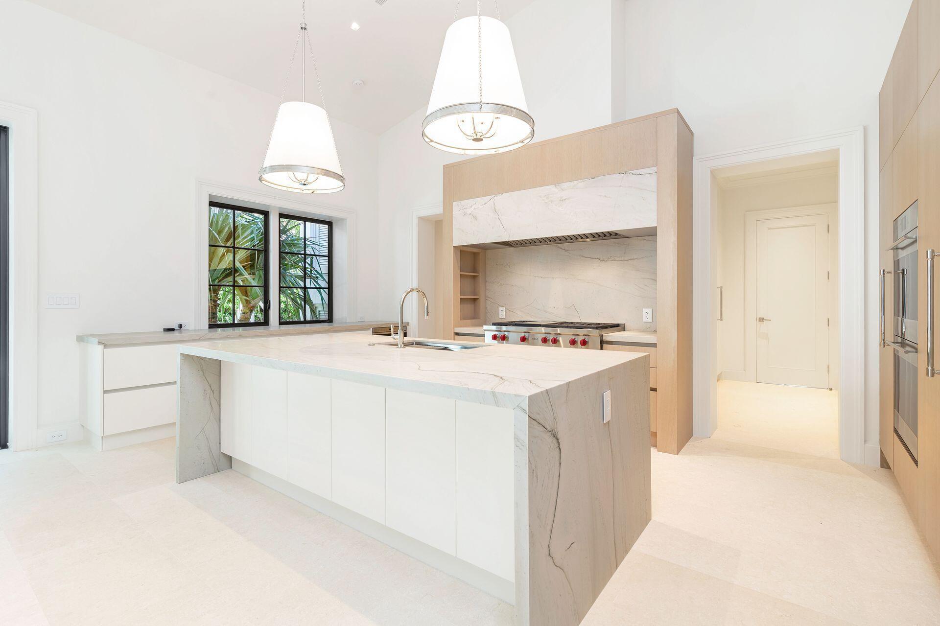 215 Summa St West Palm Beach, FL 33405 215 Summa St West Palm Beach, FL 33405