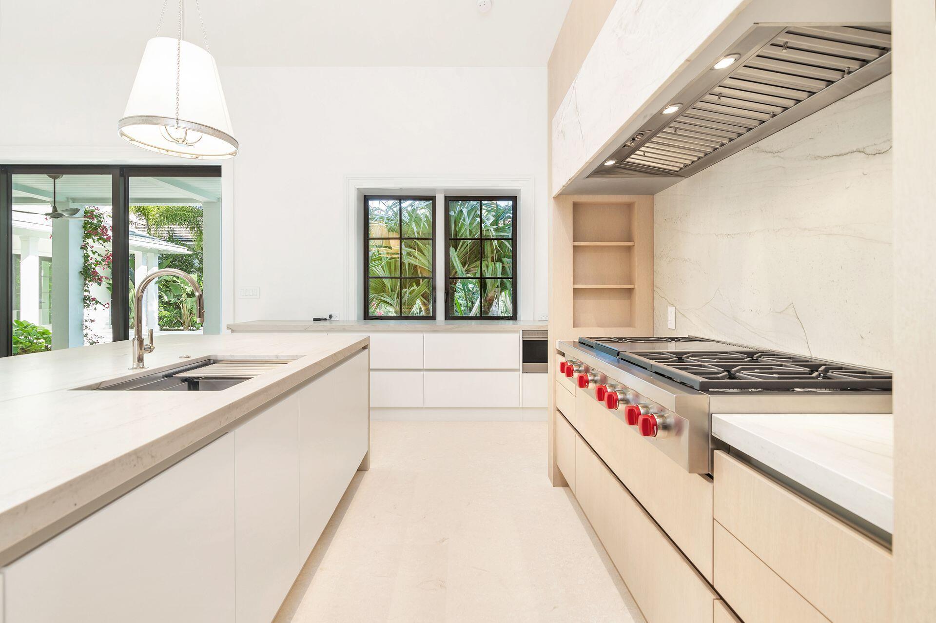 215 Summa St West Palm Beach, FL 33405 215 Summa St West Palm Beach, FL 33405