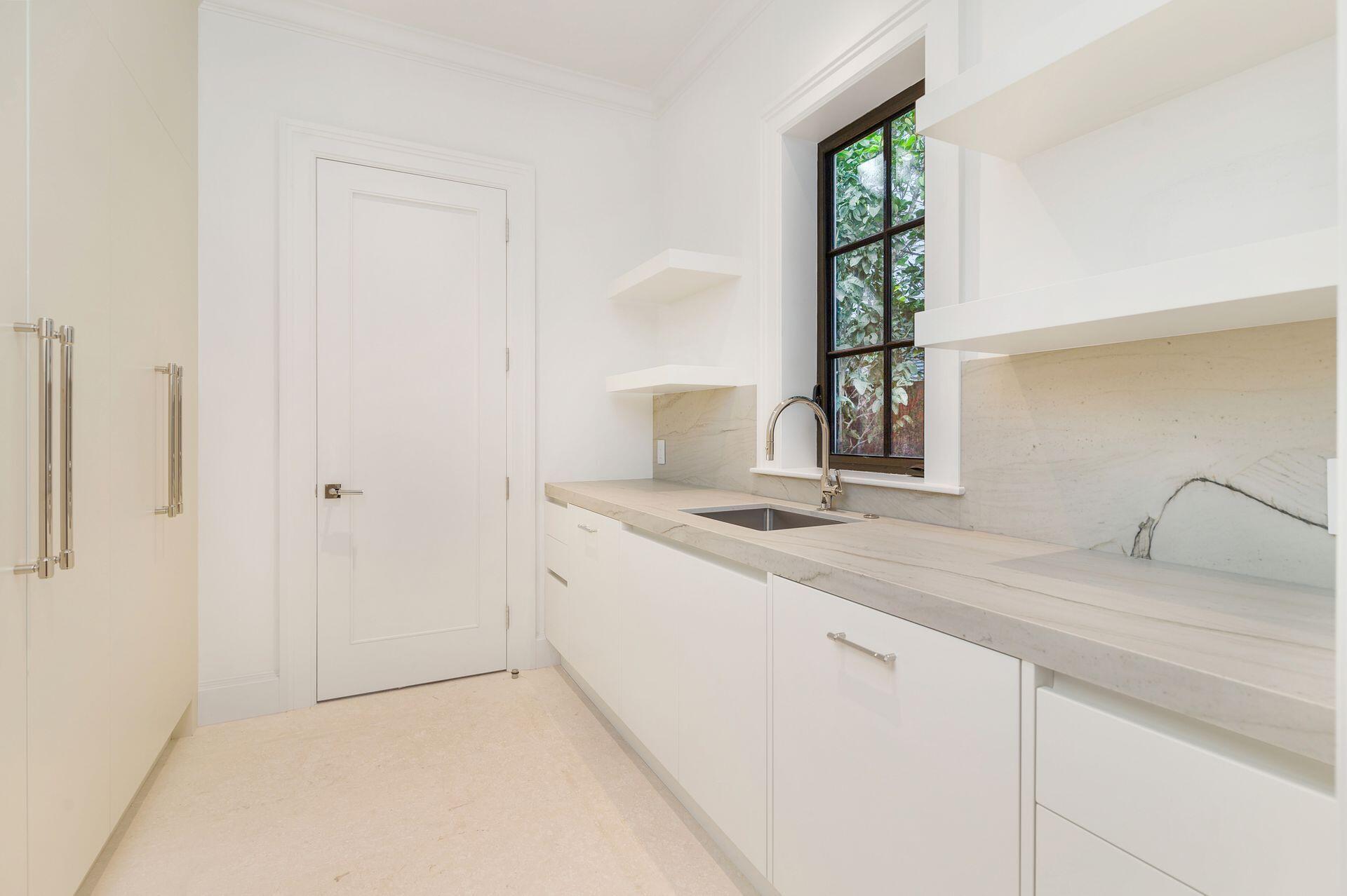 215 Summa St West Palm Beach, FL 33405 215 Summa St West Palm Beach, FL 33405