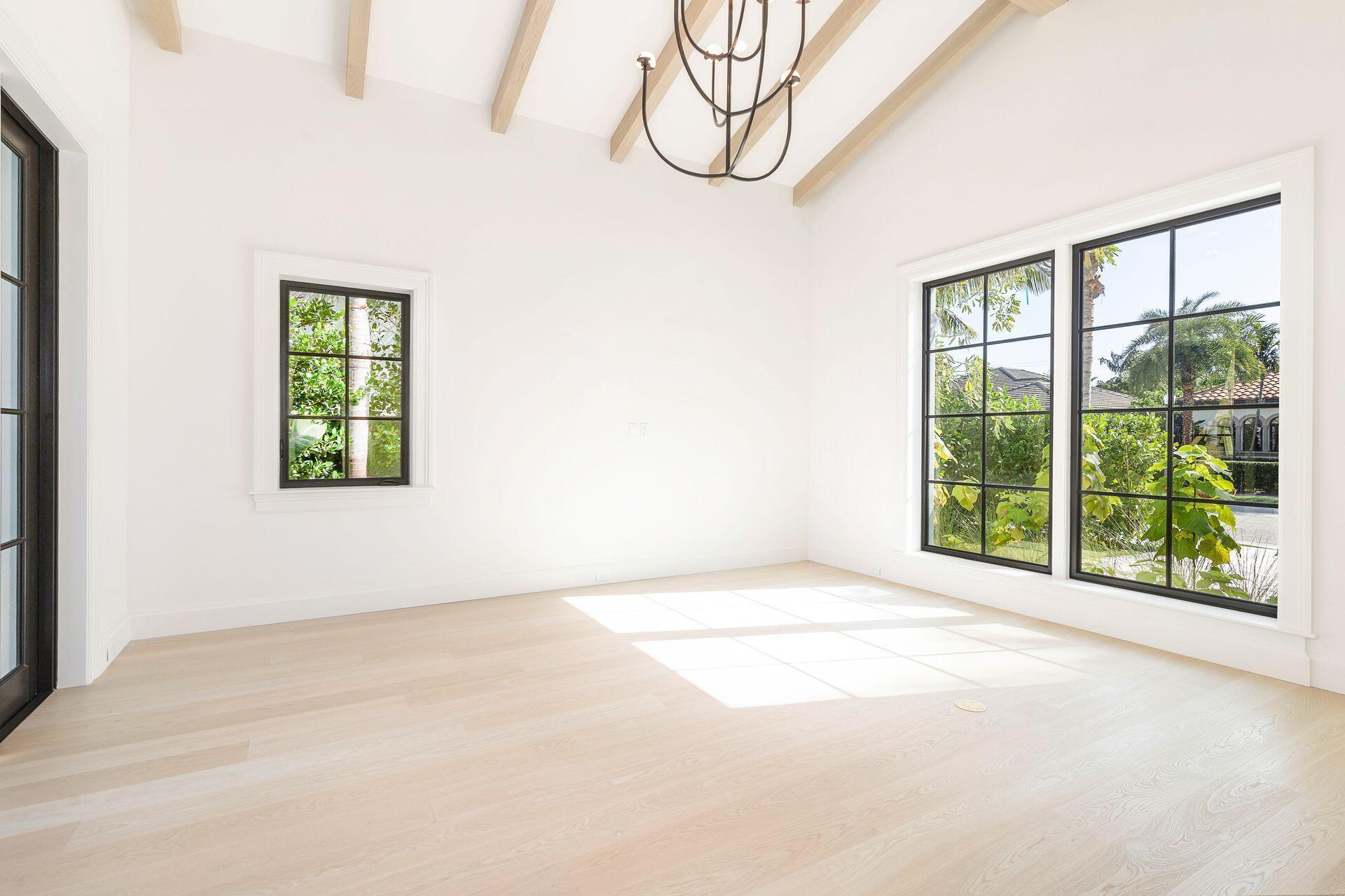 215 Summa St West Palm Beach, FL 33405 215 Summa St West Palm Beach, FL 33405